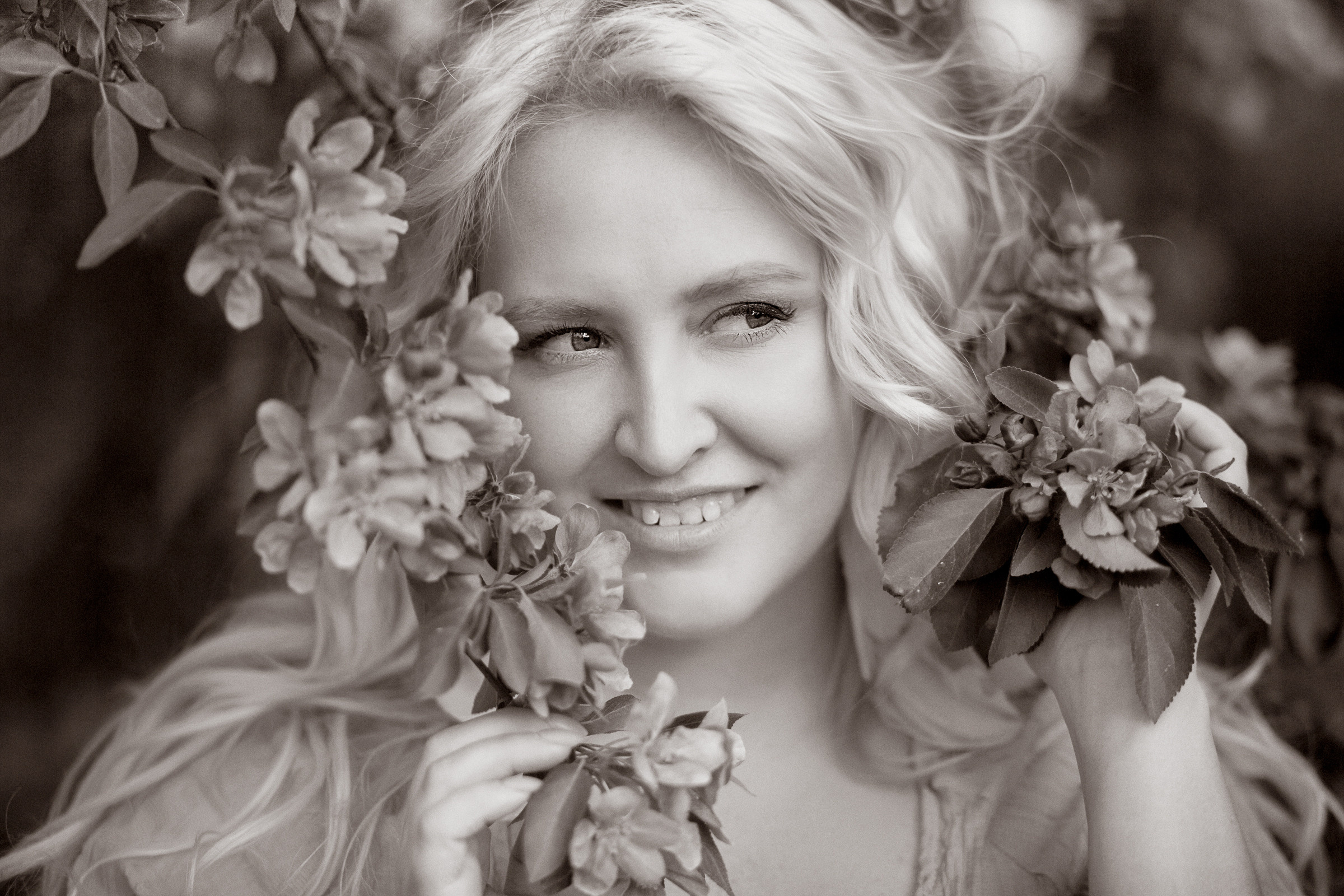 В розовых яблонях. Фотограф женский и мужской портрет Санкт-Петербург