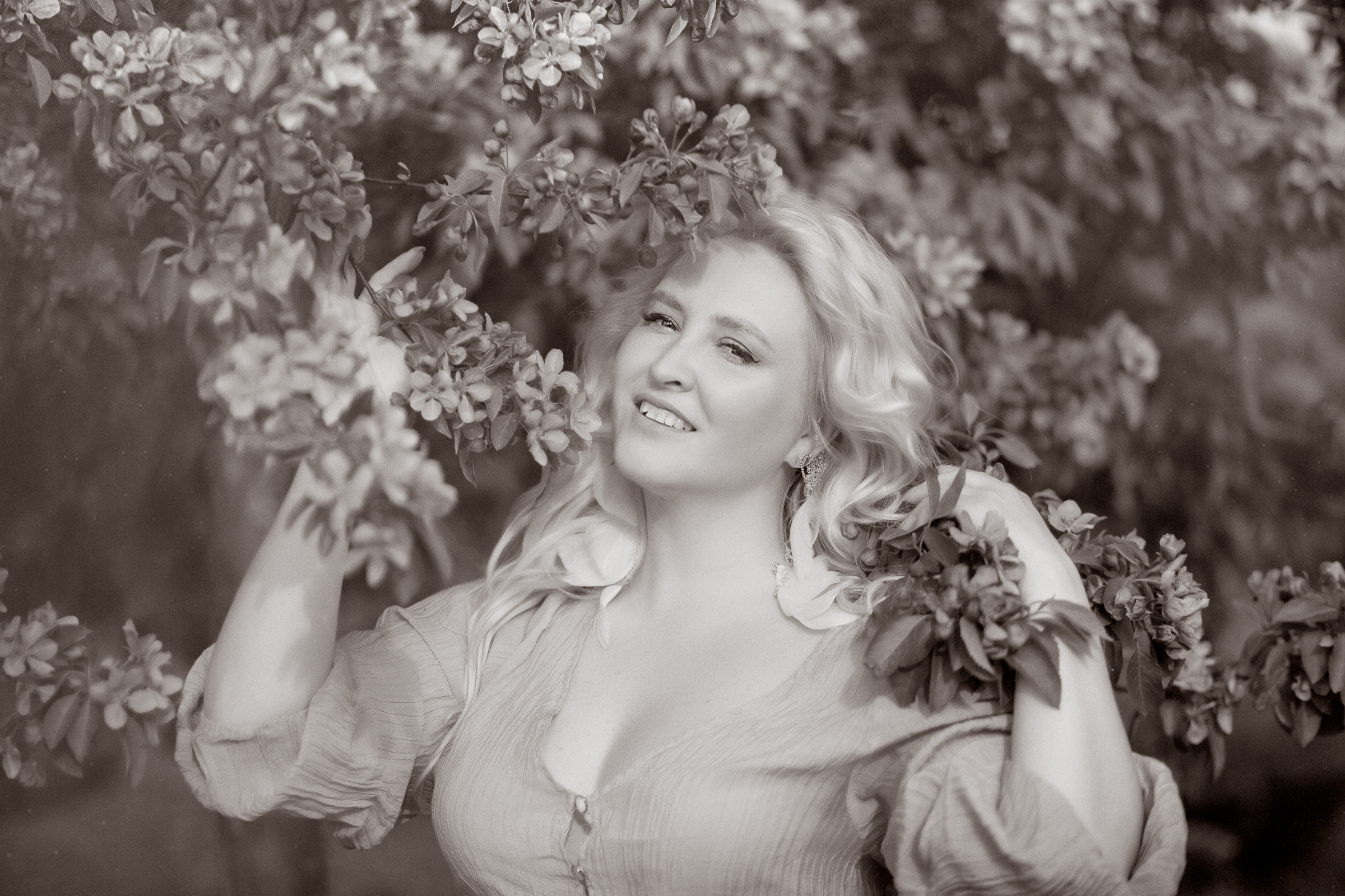 В розовых яблонях. Фотограф женский и мужской портрет Санкт-Петербург