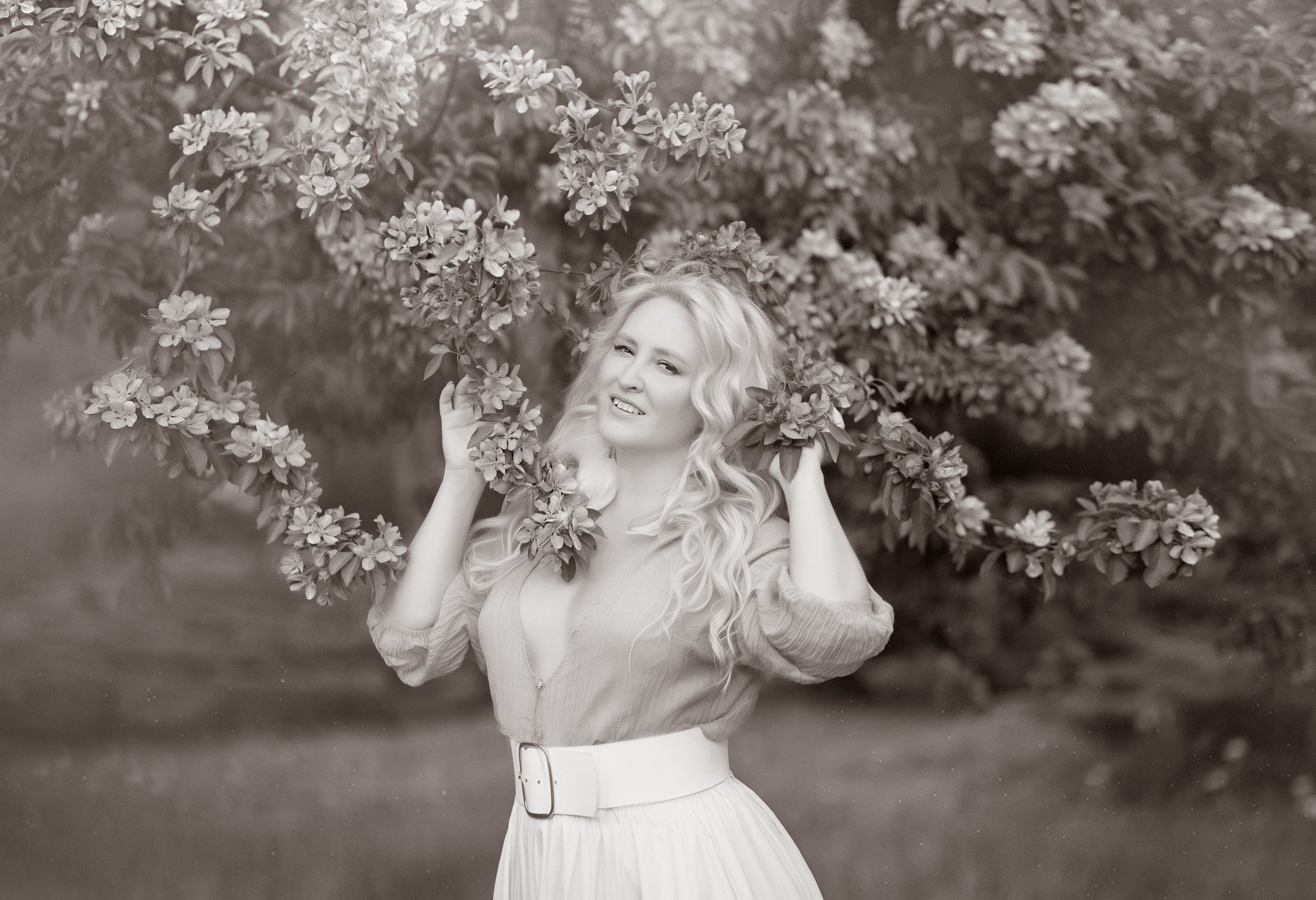 В розовых яблонях. Фотограф женский и мужской портрет Санкт-Петербург