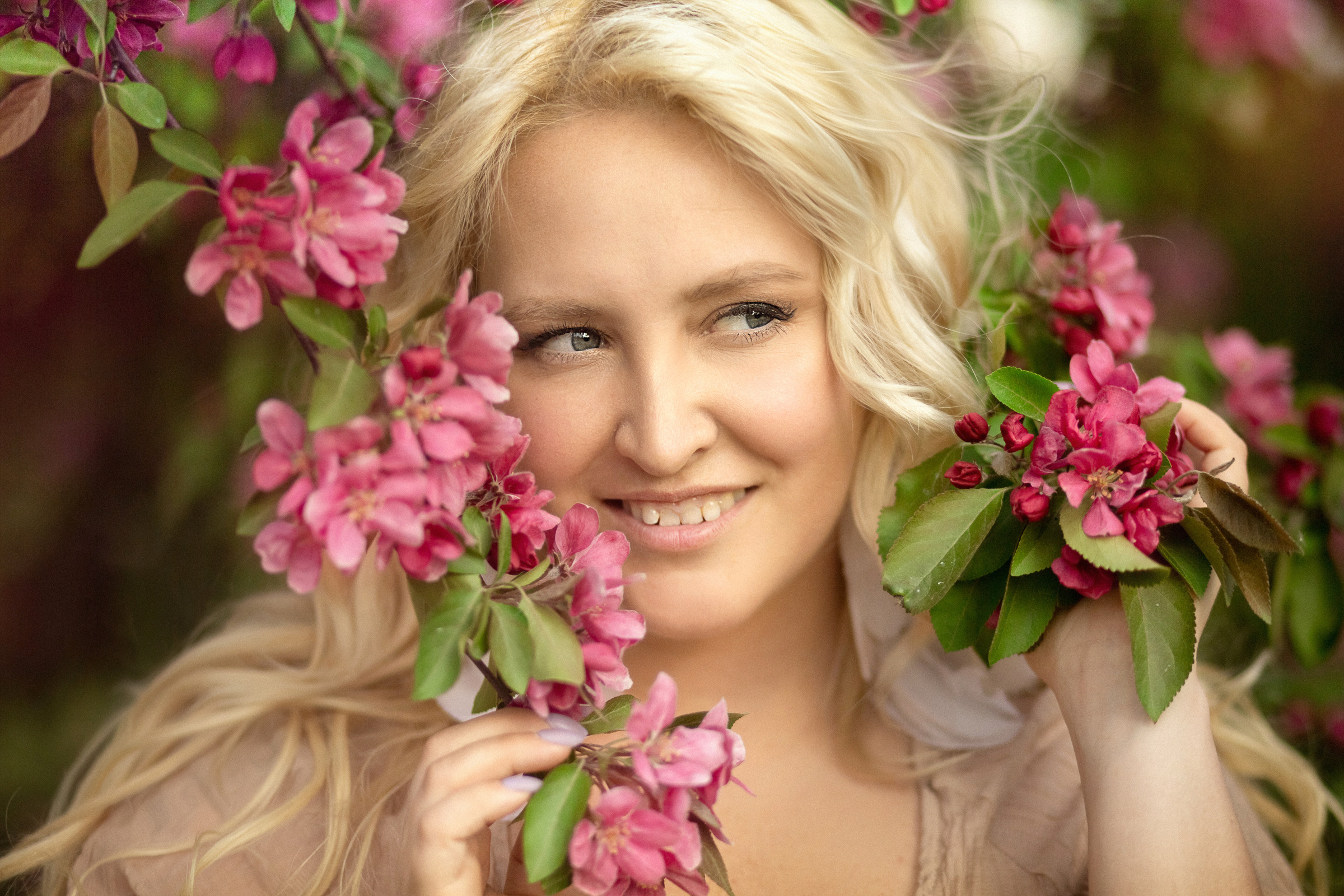 В розовых яблонях. Фотограф женский и мужской портрет Санкт-Петербург