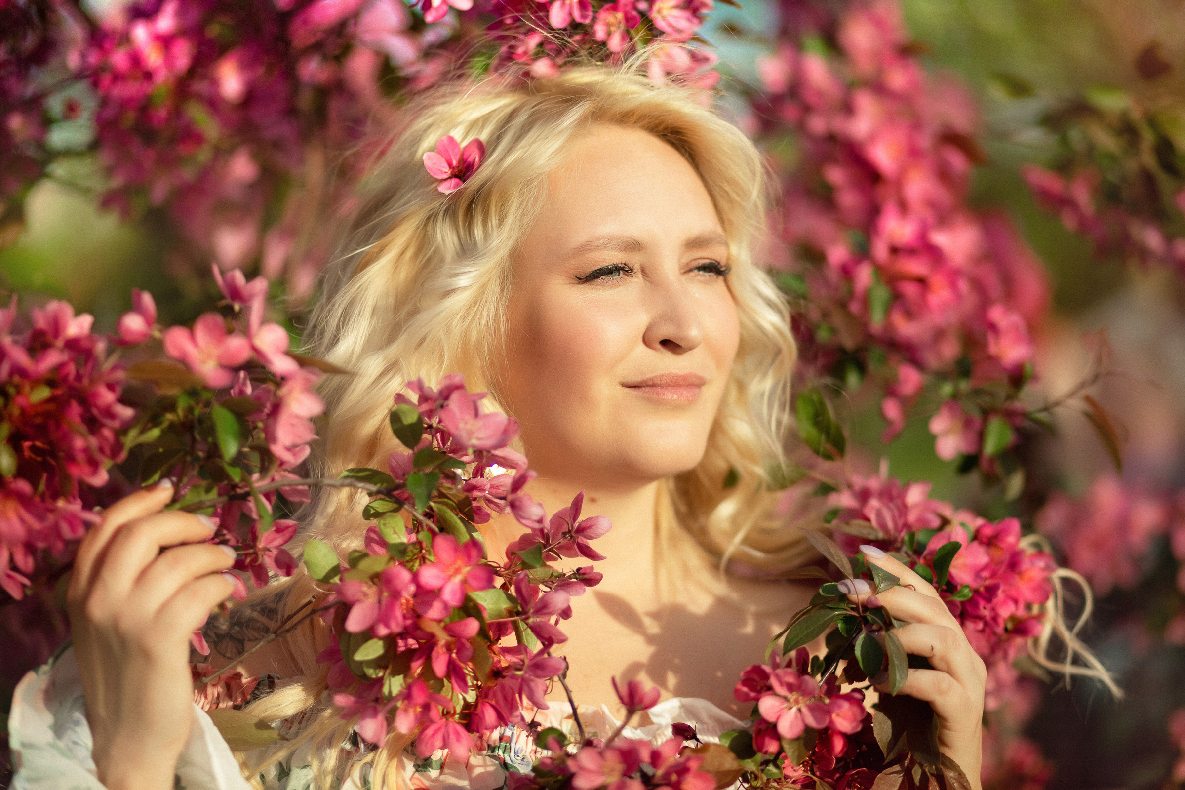 В розовых яблонях. Фотограф женский и мужской портрет Санкт-Петербург