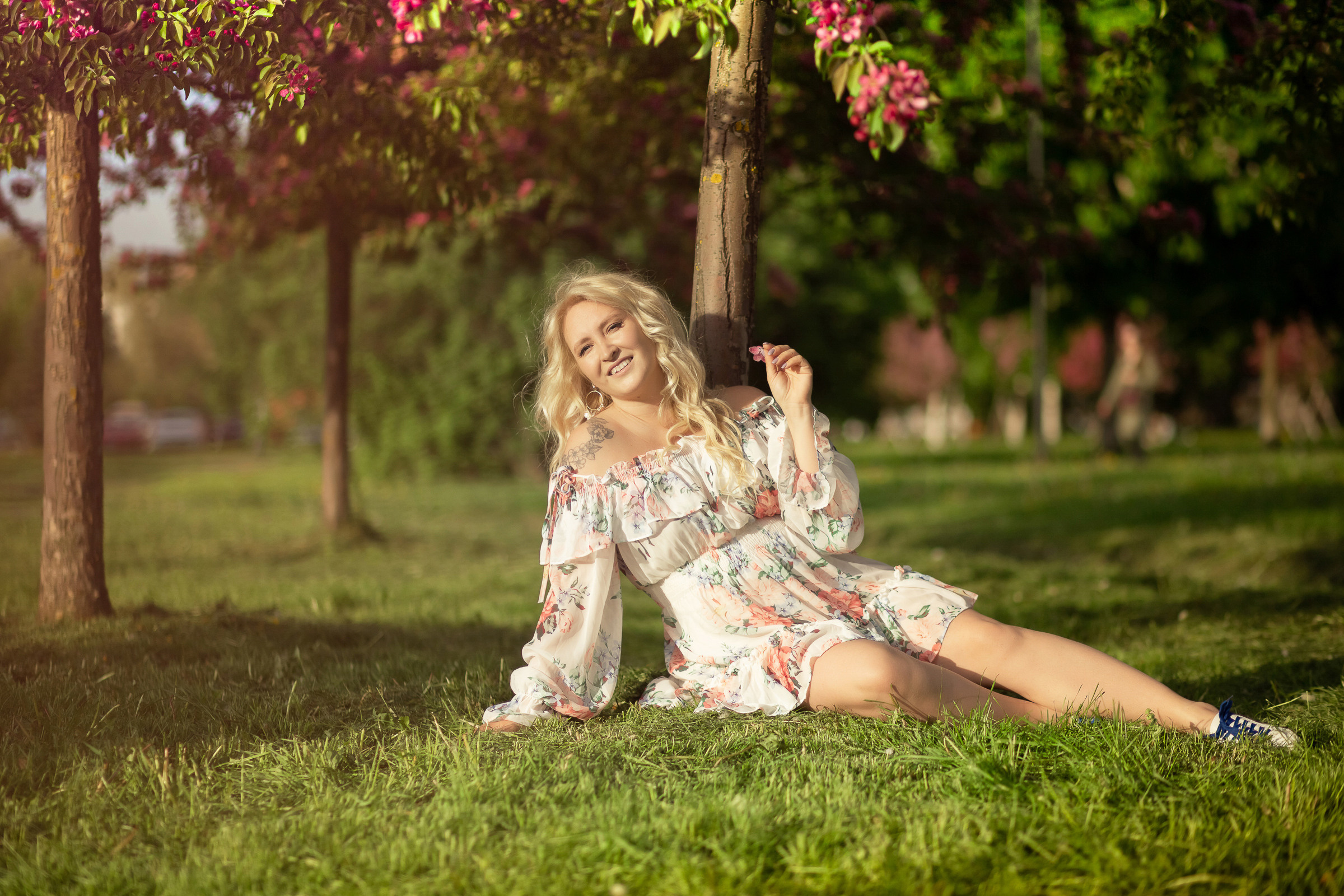 В розовых яблонях. Фотограф женский и мужской портрет Санкт-Петербург