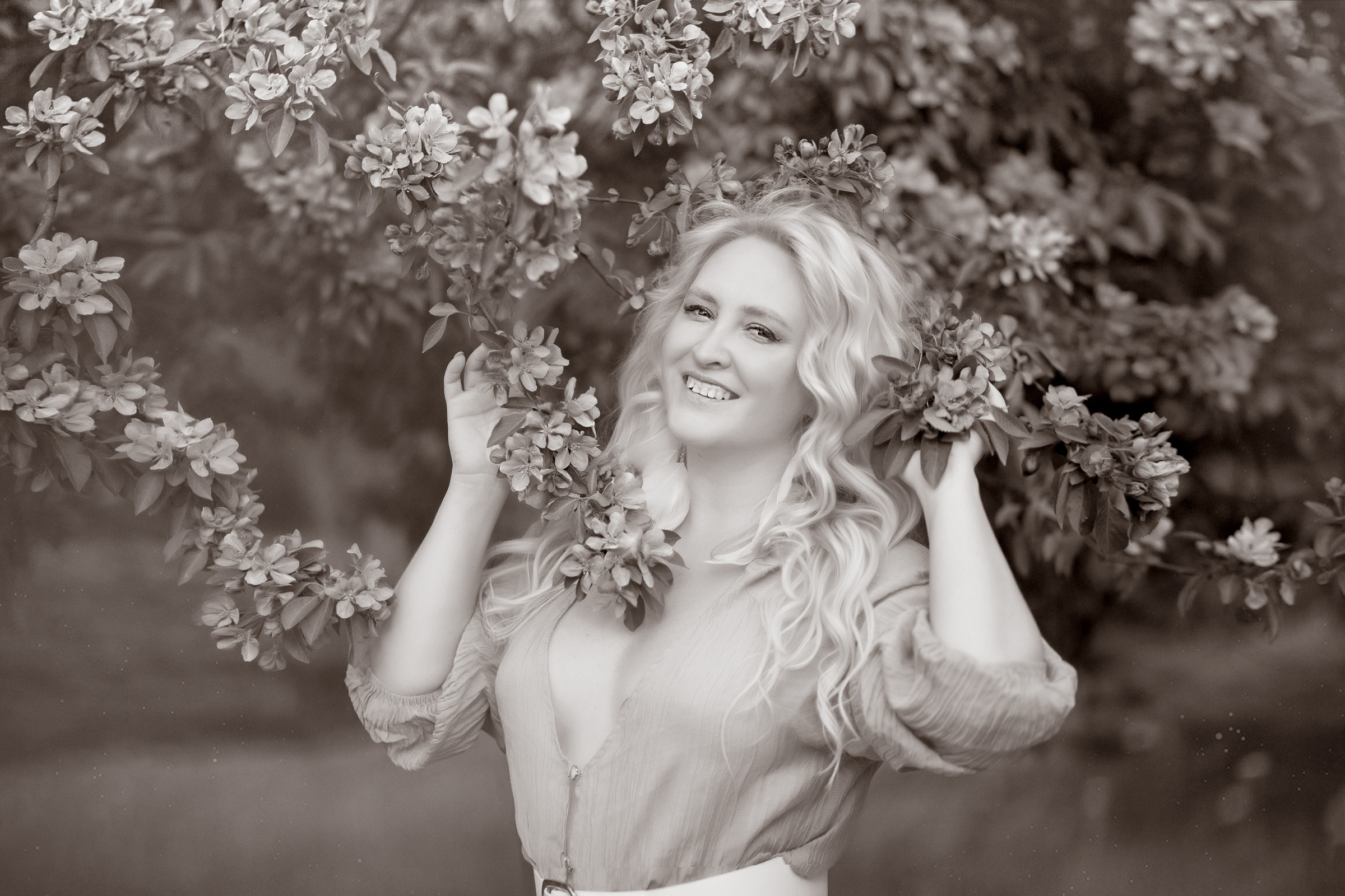 В розовых яблонях. Фотограф женский и мужской портрет Санкт-Петербург