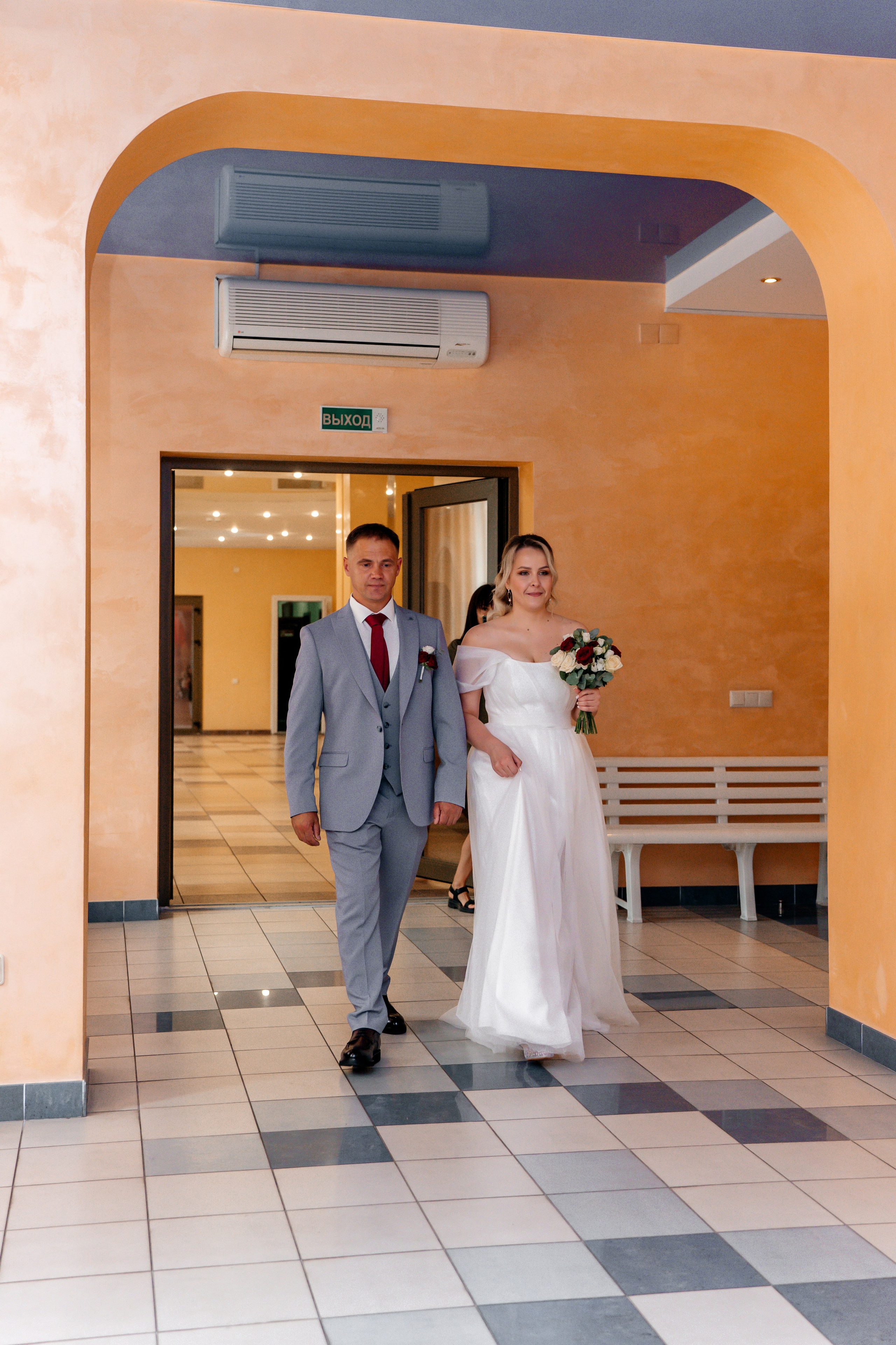 ЗАГС Партизанского района (большой зал). Ваш семейный фотограф в Минске — Вика Трегубова