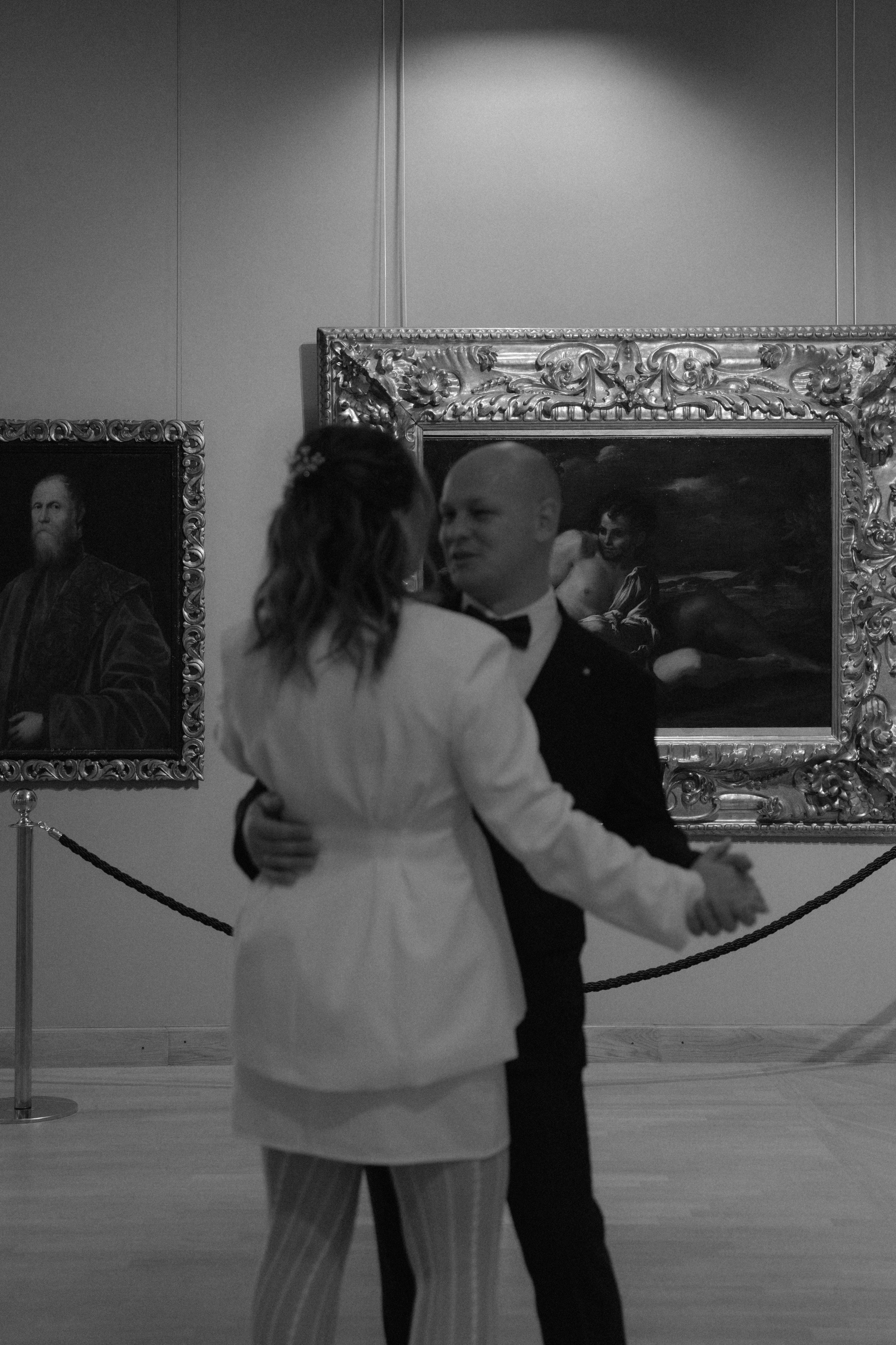 Свадебная фотосессия в музее. Ваш семейный фотограф в Минске — Вика Трегубова