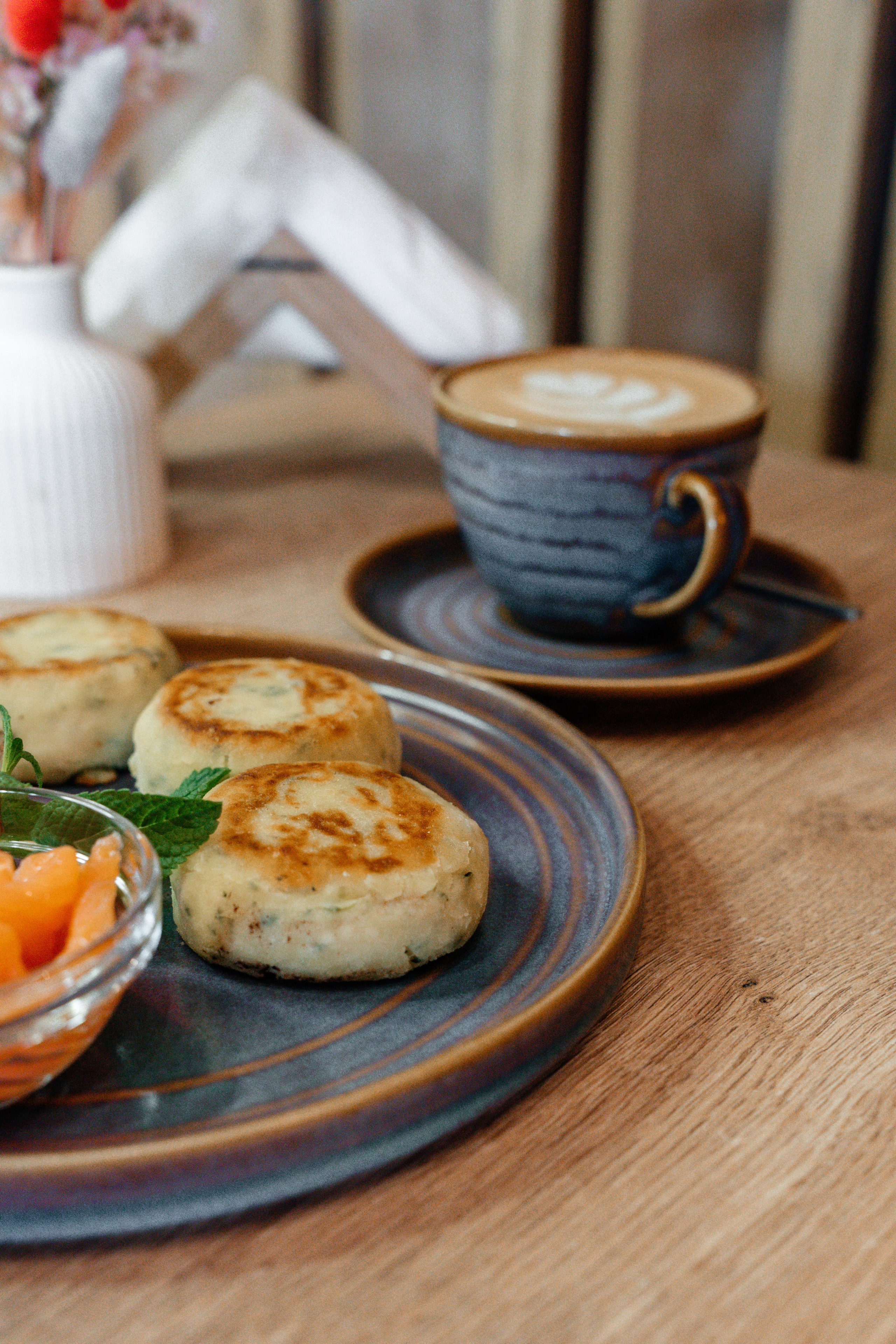 Контент- съёмка для кофейни «ЗАРЯД». Ваш семейный фотограф в Минске — Вика Трегубова