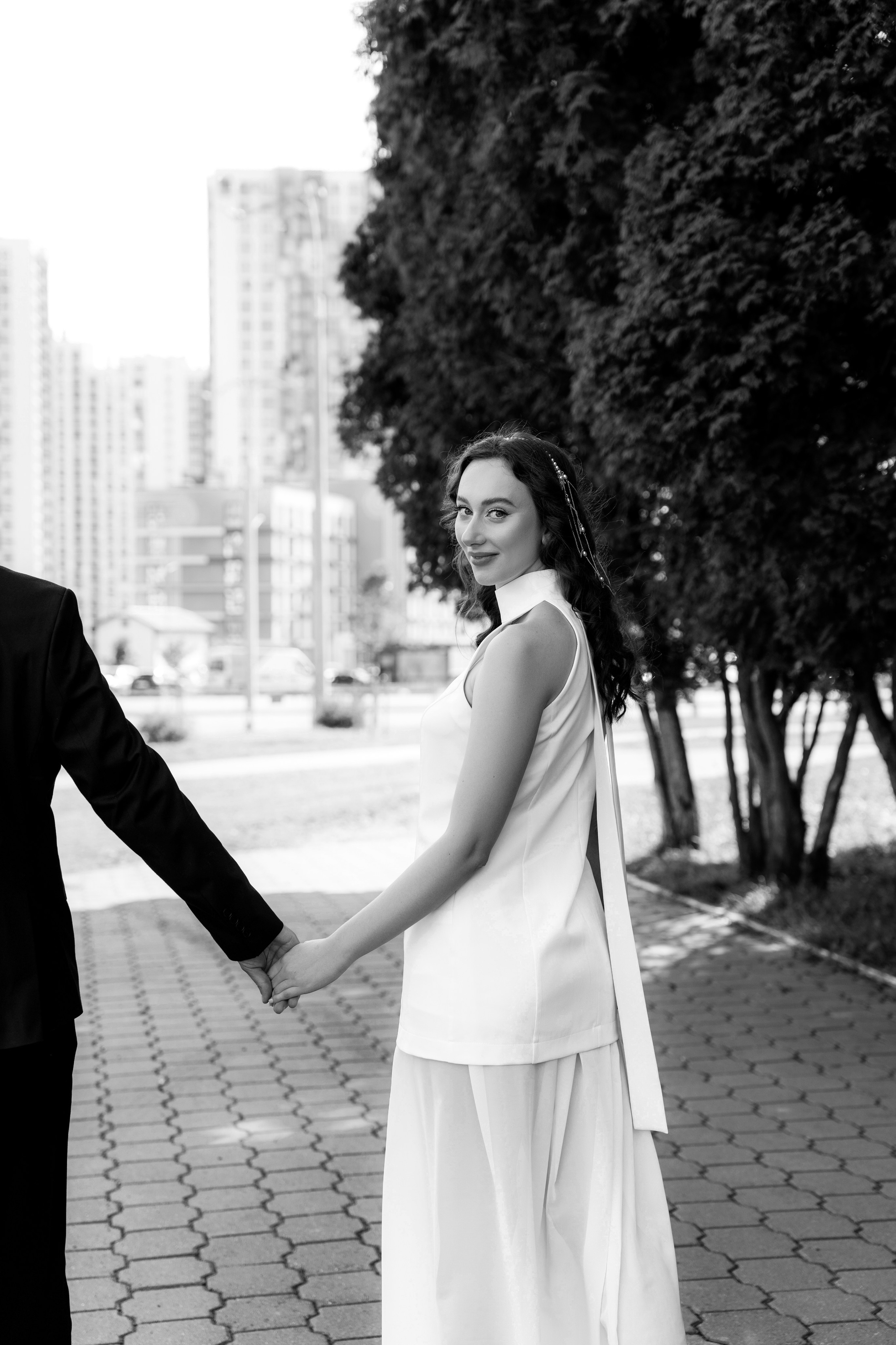 Любовь на фоне старого аэропорта. Ваш семейный фотограф в Минске — Вика Трегубова