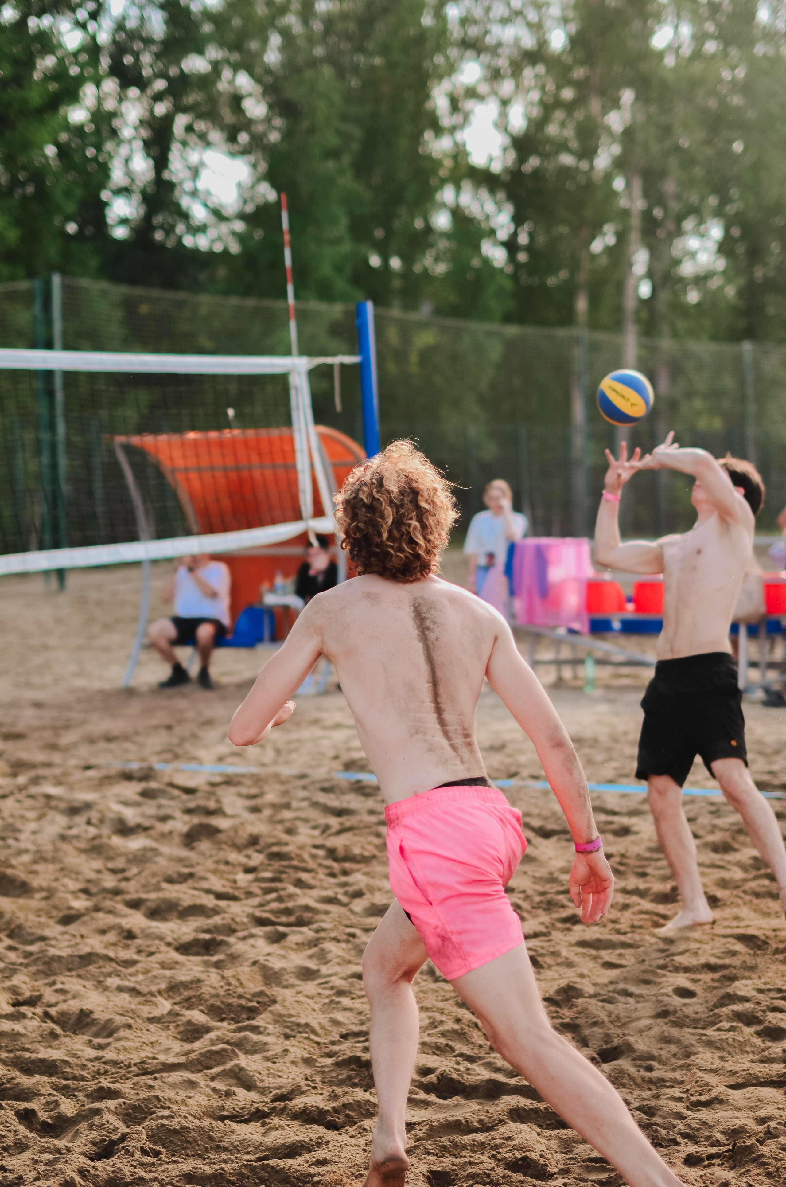 Фестиваль «Грань» 2025. Спортивная площадка. Денисова Аля — фотограф для парных съемок и индивидуальных историй в Барнауле