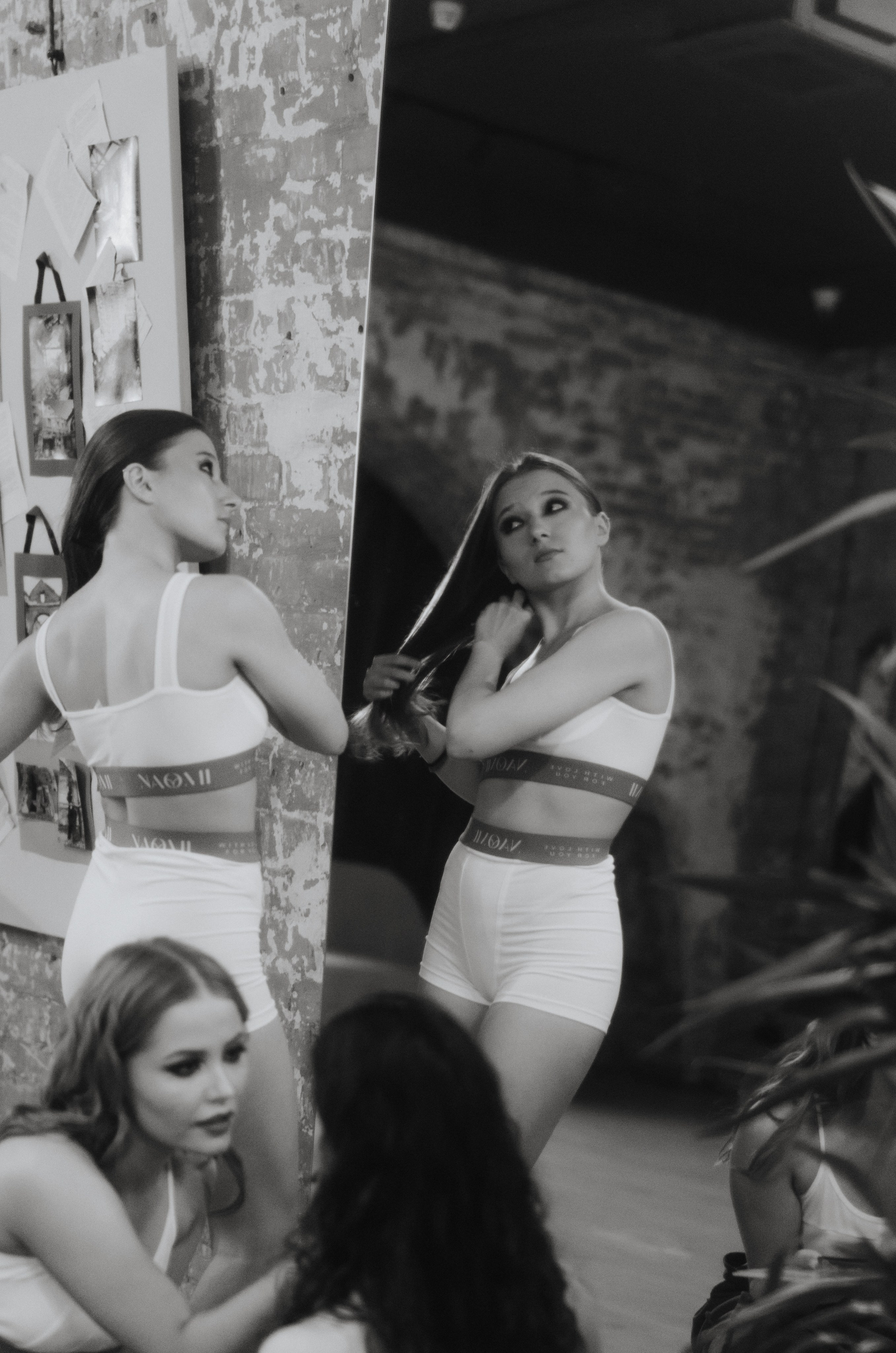 Фото-подглядки с видеосъемки танцевальной команды «Secret». Денисова Аля — фотограф для парных съемок и индивидуальных историй в Барнауле