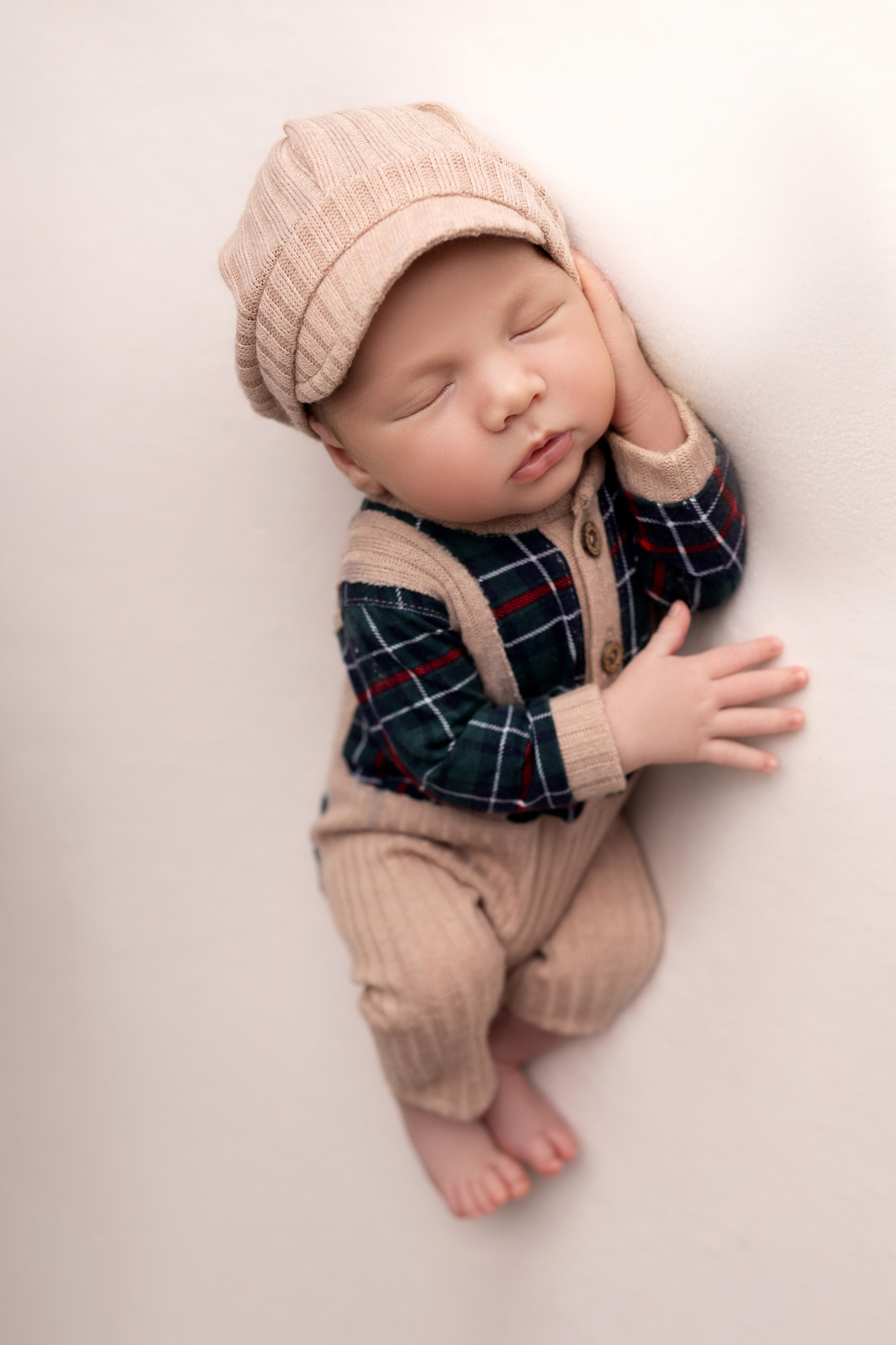 Классическая фотосессия малыша. Фотограф новорожденных малышей в Омске и Омской области Эльвира Камаева