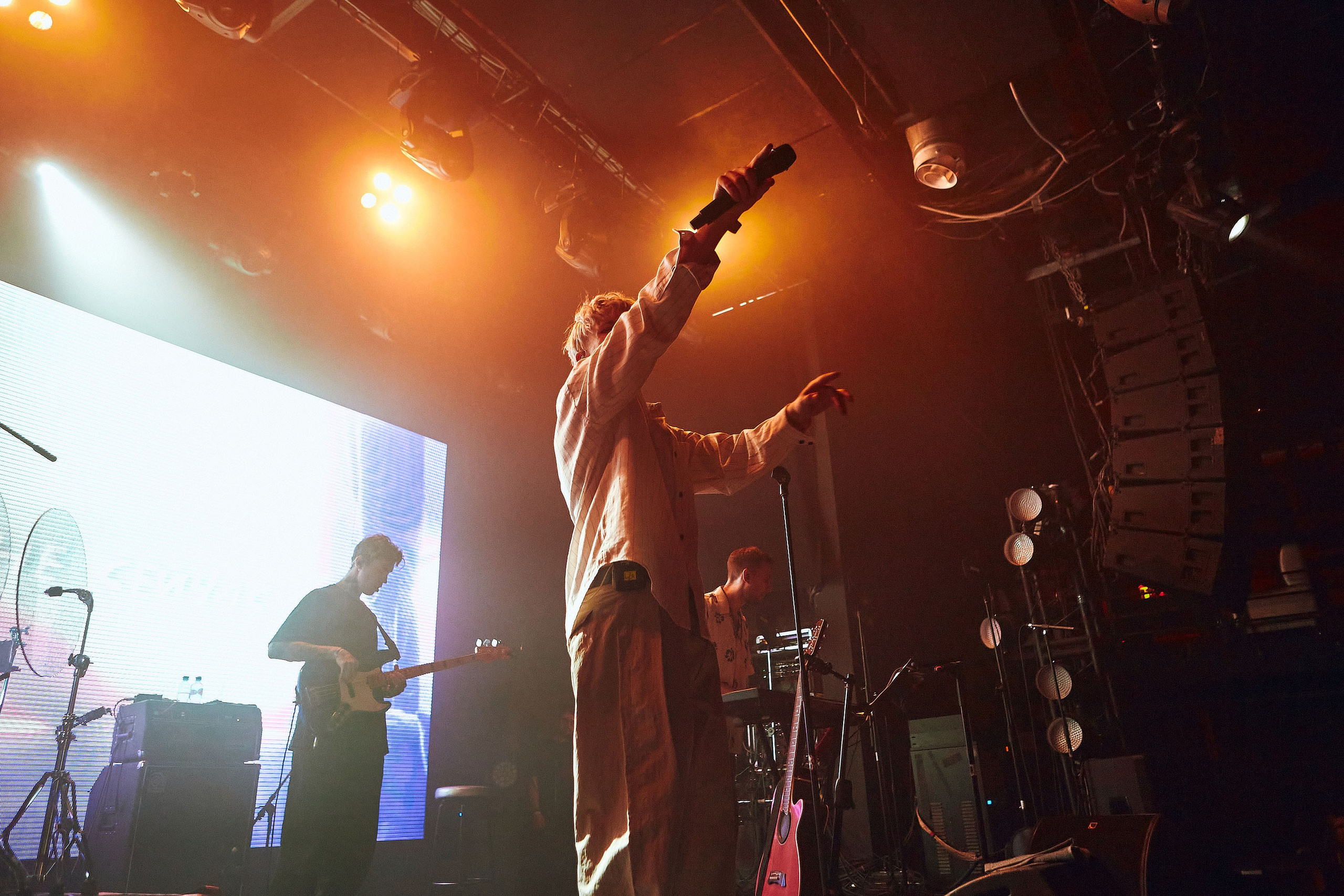 Ваня Дмитриенко «НА ОДНОЙ ОРБИТЕ ТУР». Андрей Цветков — репортажный, свадебный и портретный фотограф в Санкт-Петербурге