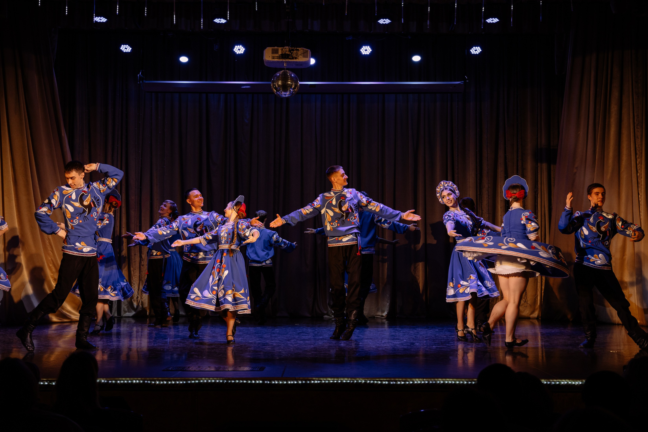 Сибирские узоры ДК Ефремова. Фотограф Юлия Мальцева