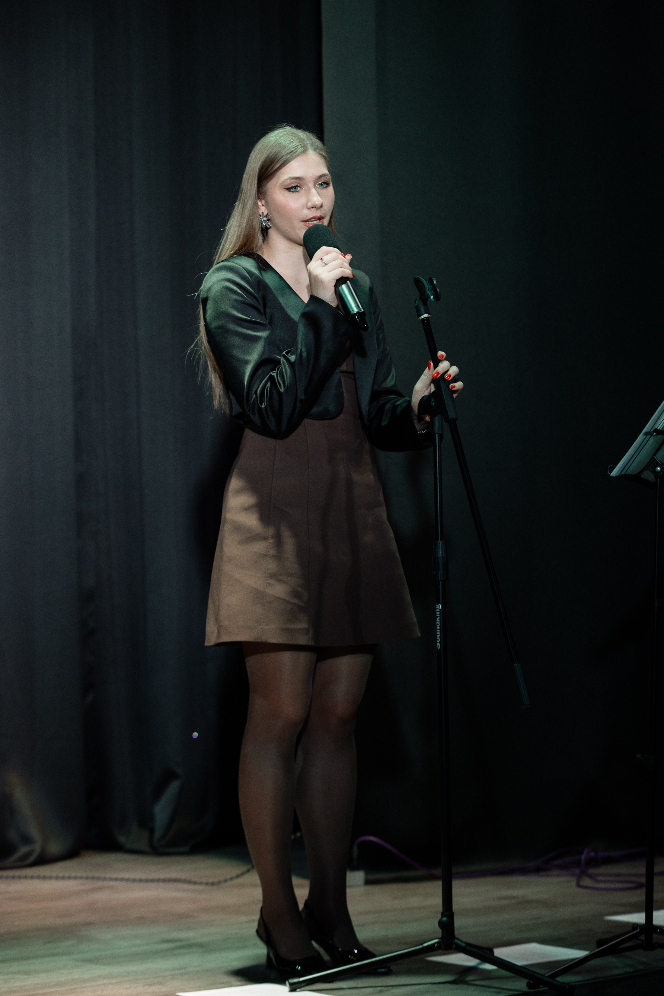 Поэтический вечер с Игорем Бушмелевым и Никой Станиславчик. Фотограф Юлия Мальцева