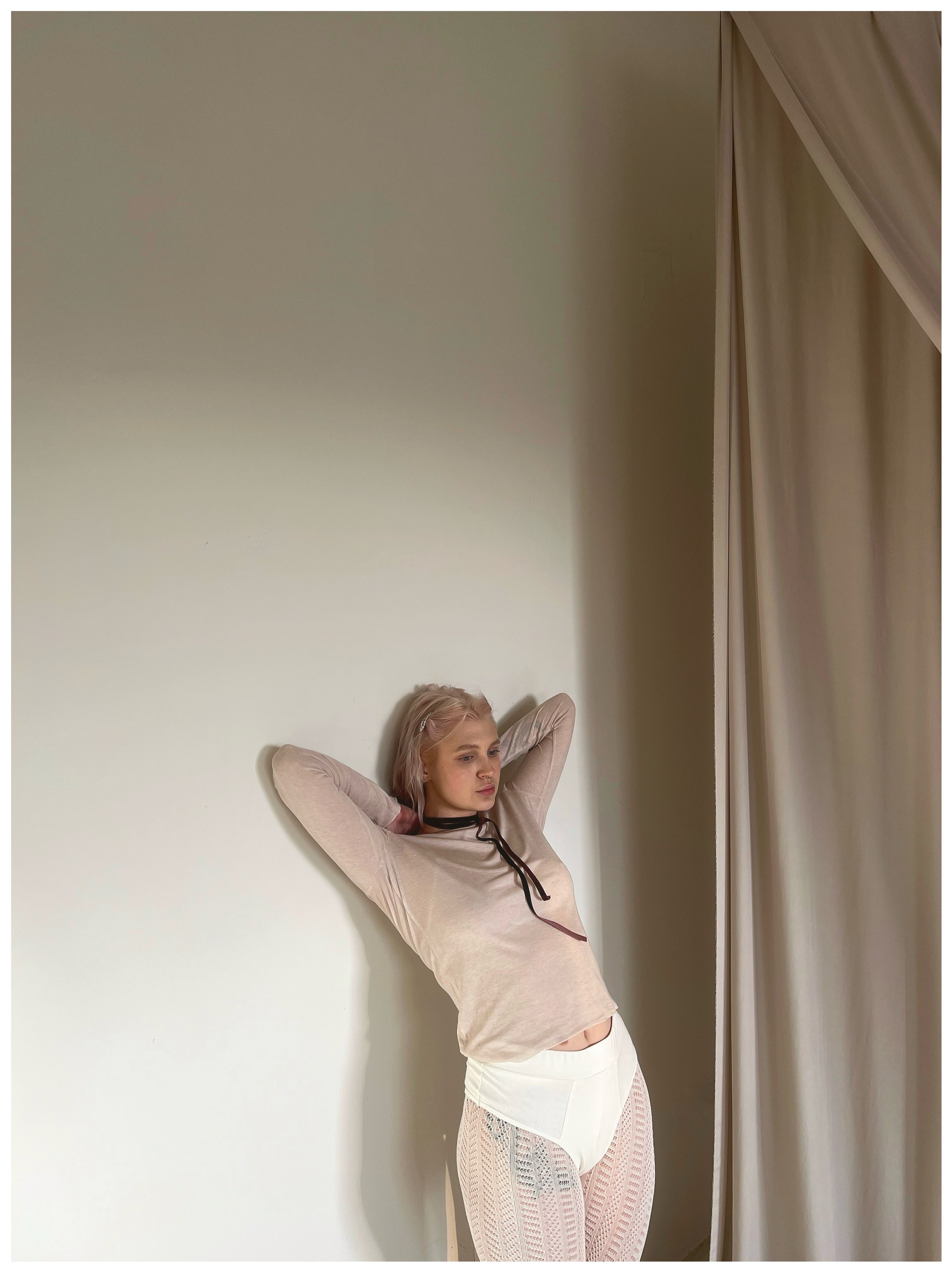 Ты войдёшь — и всё меняется в цветах. Фотограф, контент креатор