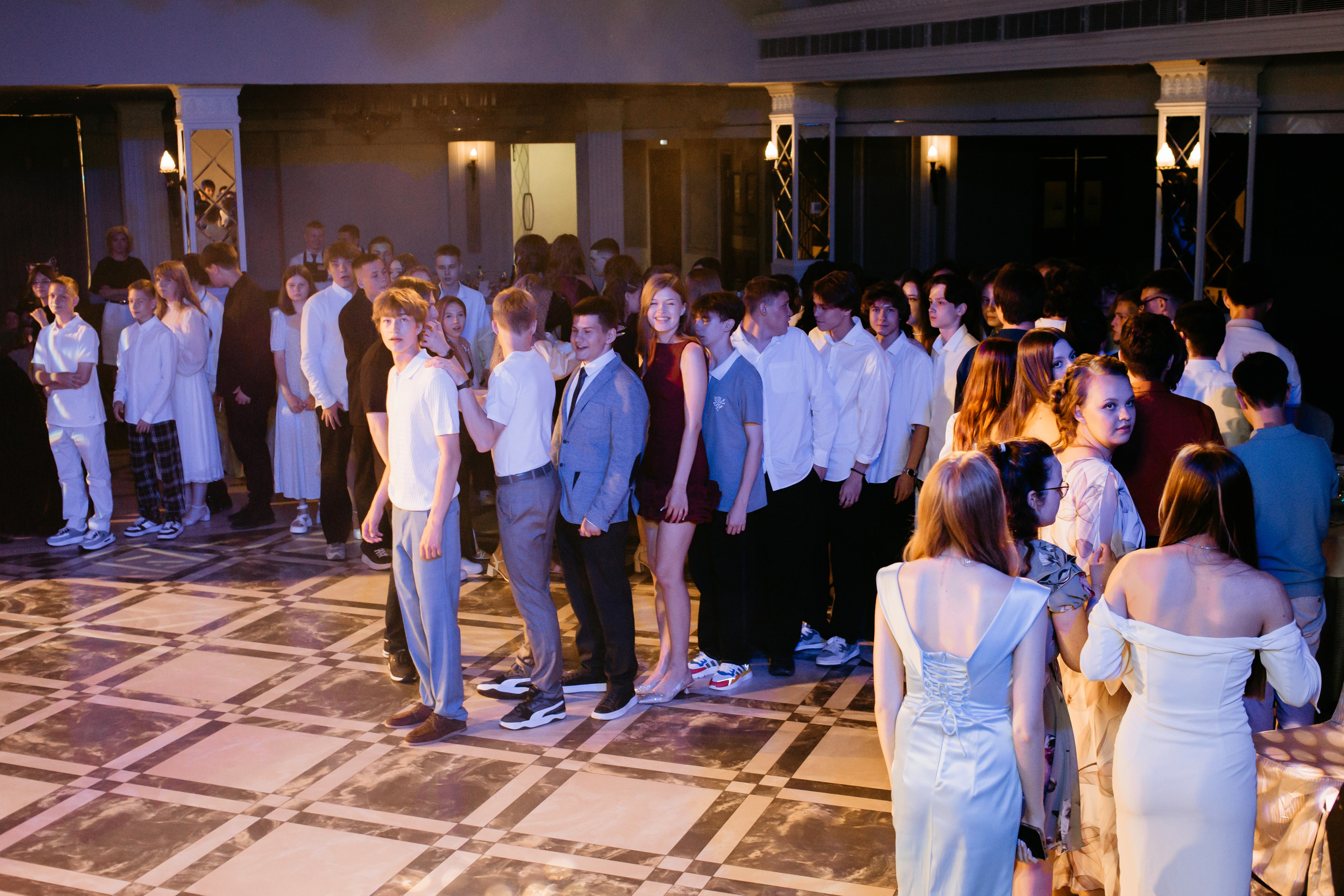 Выпускной 2025 (9класс) 124 школа. Фотограф в Челябинске Ополихина Анна