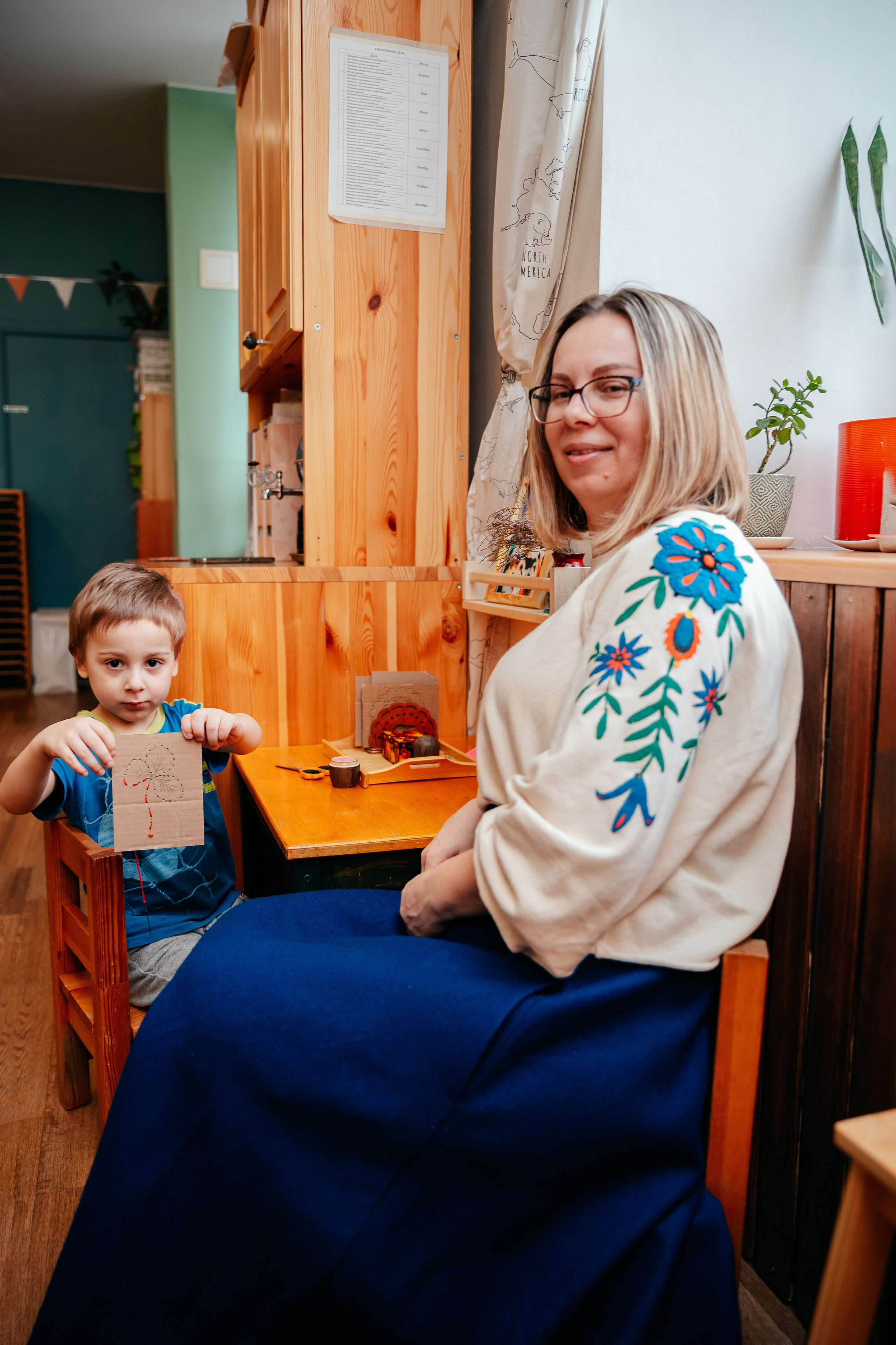 8 марта в Монтессори-саду. Семейный lifestyle фотограф в Санкт-Петербурге Людмила Пахомова