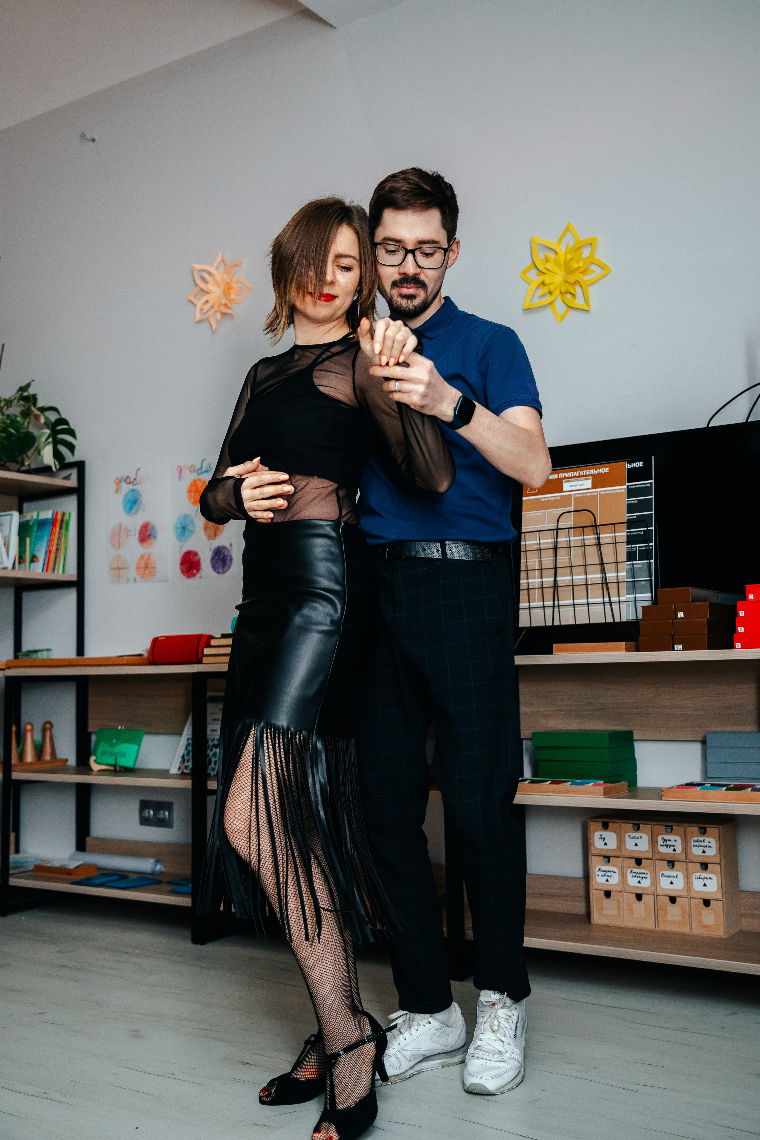 Новогодний утренник в Монтессори-школе. Семейный lifestyle фотограф в Санкт-Петербурге Людмила Пахомова