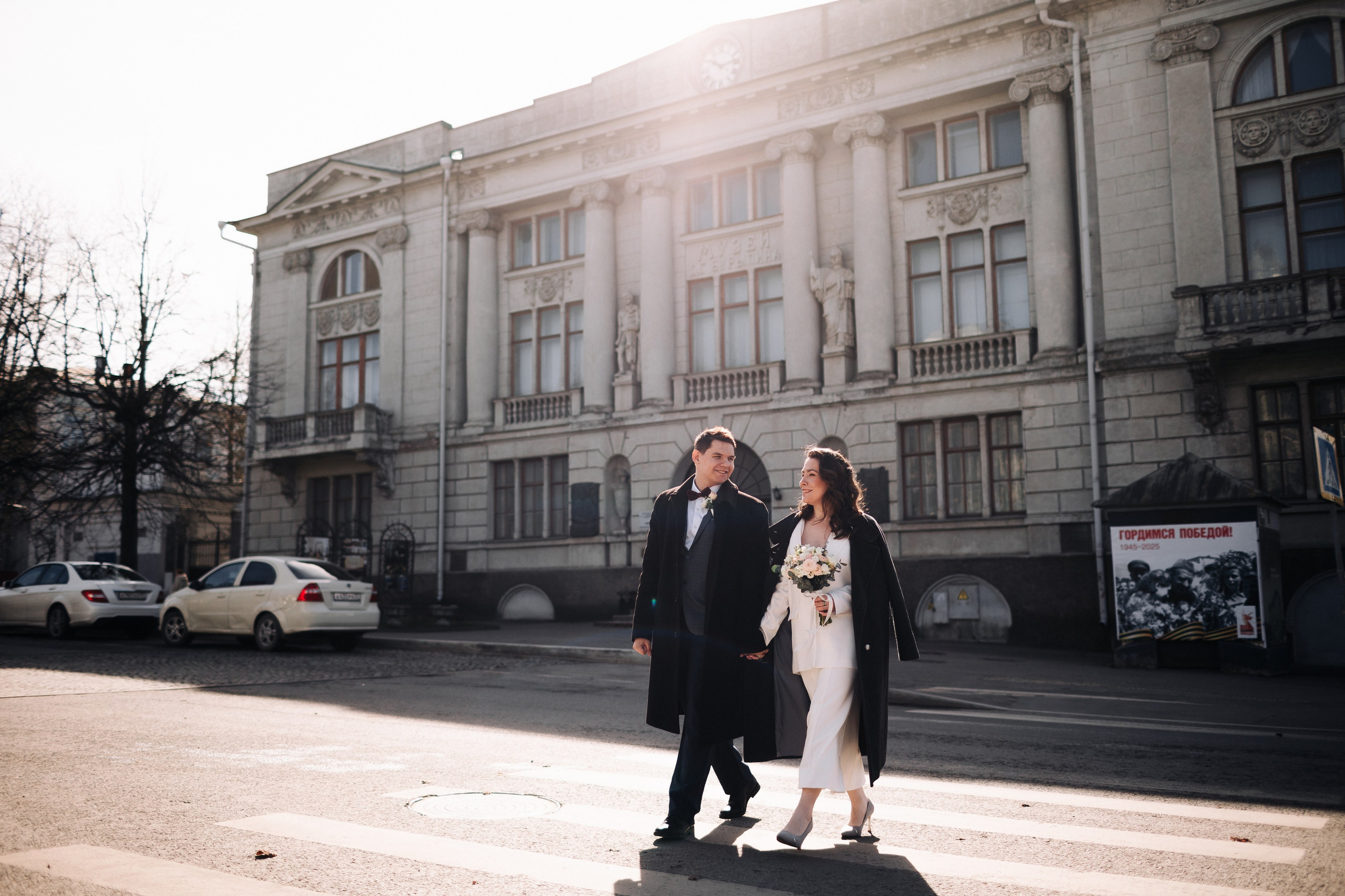 свадьба переходят дорогу контровой свет