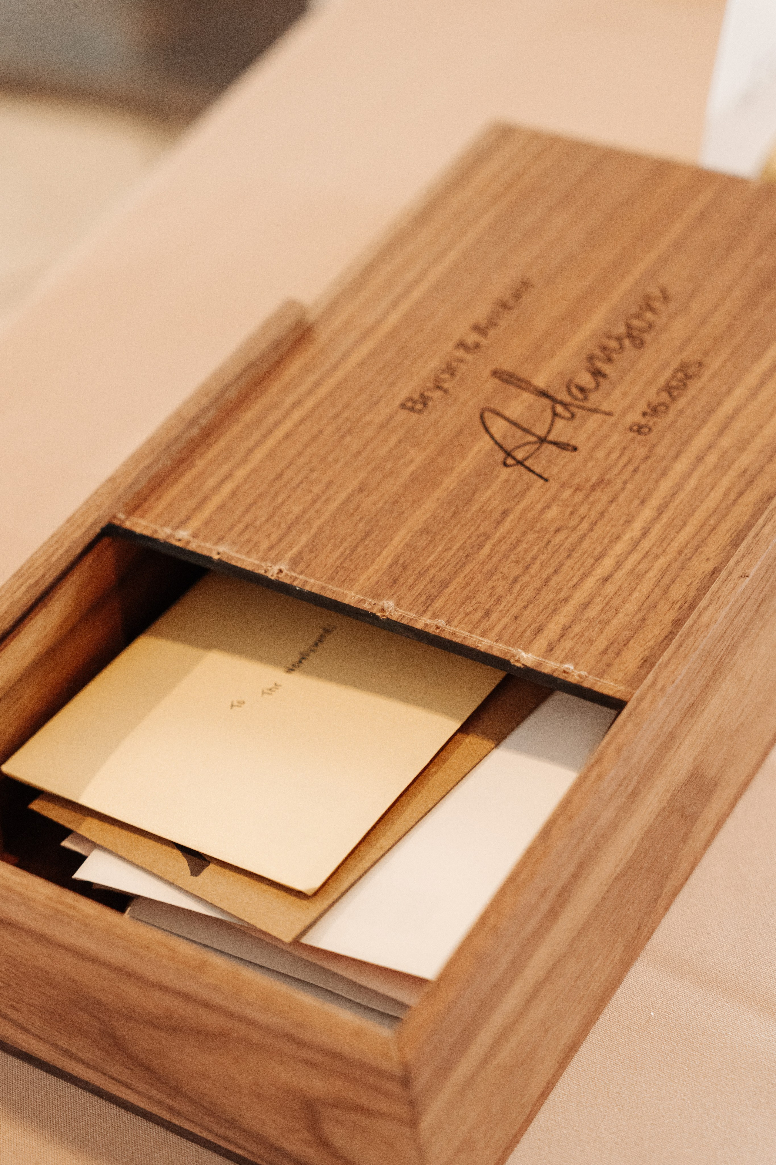 2025-08-16_BryanAmber. Ретушер Зенькевич Света