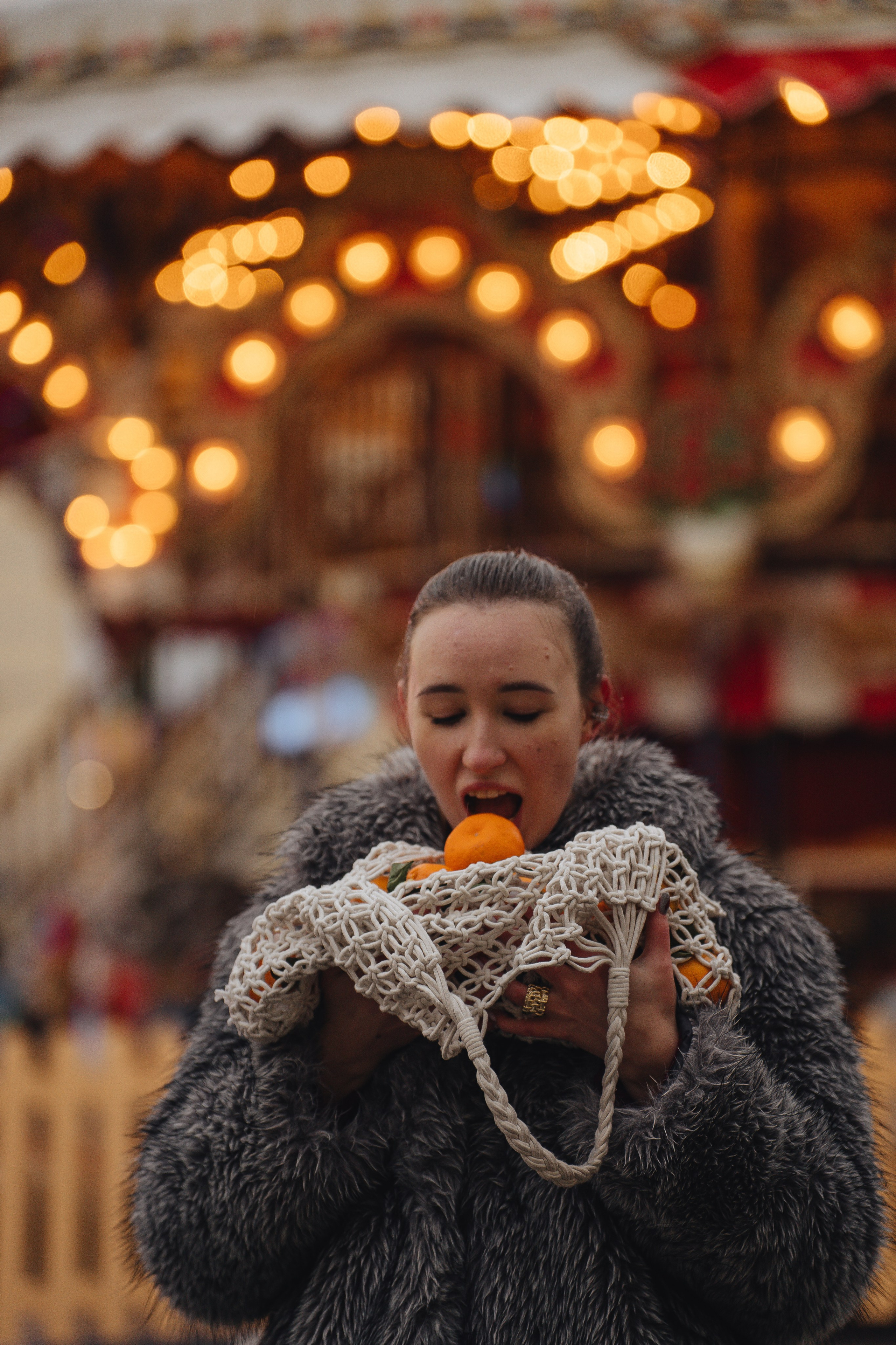 ПРОГУЛКА НА МАНЕЖНОЙ ПЛОЩАДИ ДЛЯ ДЕВУШКИ ПЕРЕД НОВЫМ ГОДОМ (НОВОГОДНЯЯ ФОТОСЕССИИЯ НА МАНЕЖНОЙ ПЛОЩАДИ). Профессиональный фотограф, Санкт-Петербург — Виктория Богомолова