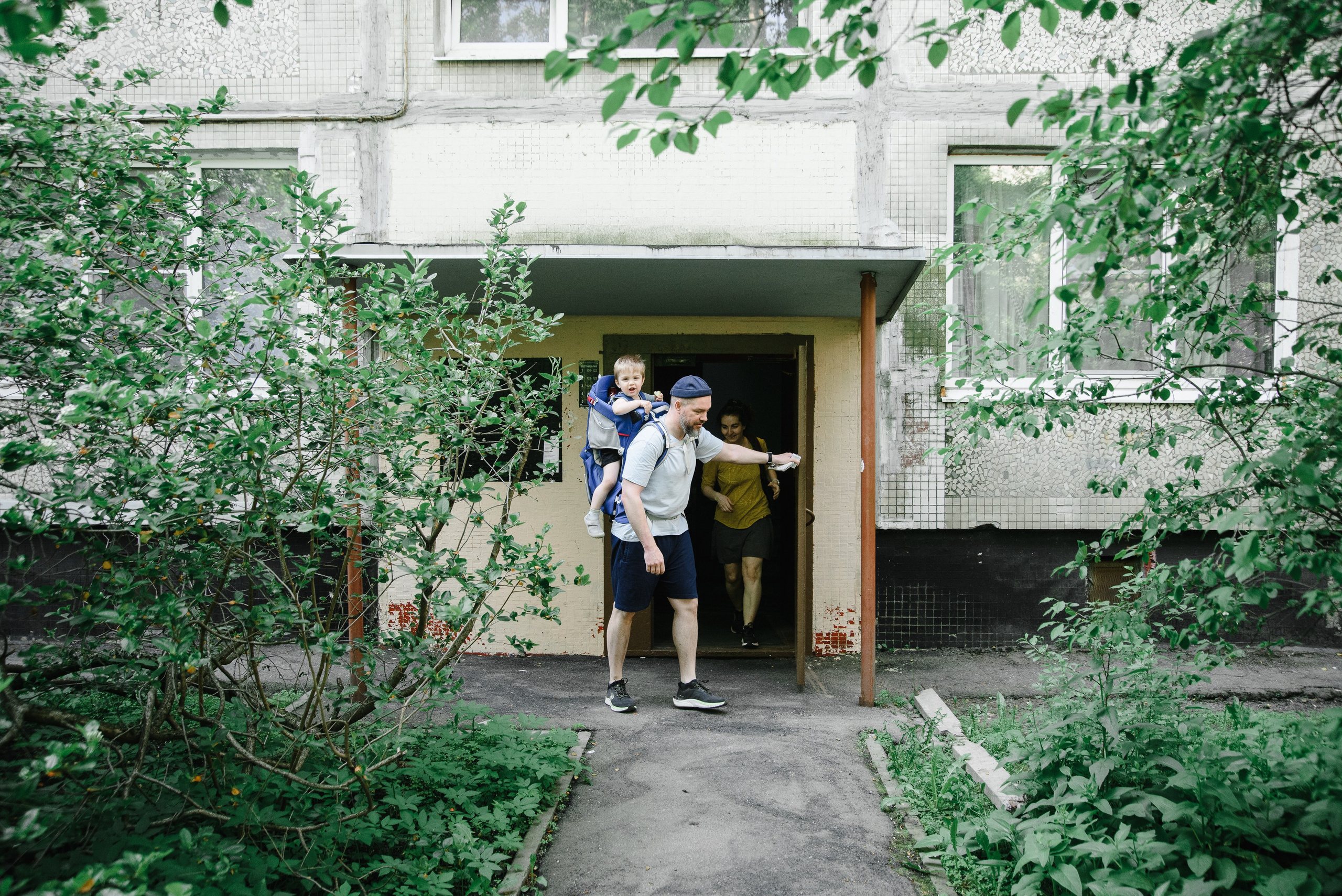 Игорь, Мила и Михаил Игоревич, домашняя история. Фотограф Денис Неместо, портрет, репортаж