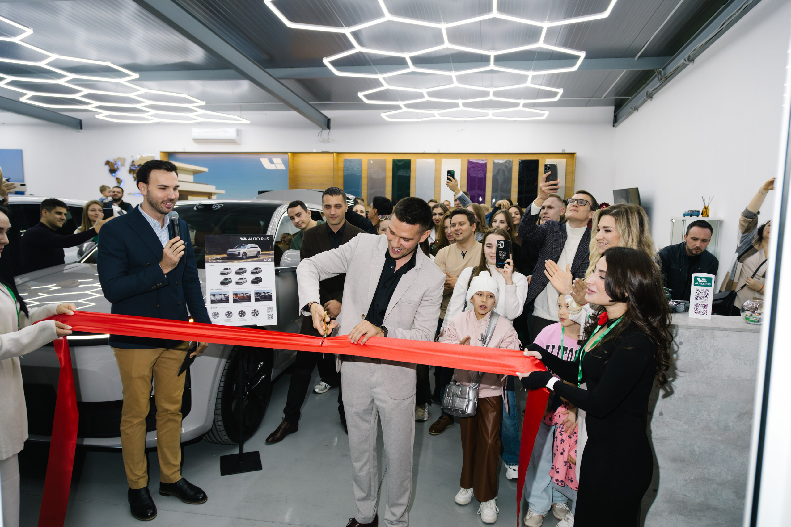 Открытие автосалона Li Auto. Артур Иликчян — Wedding & Event фотограф в Краснодаре