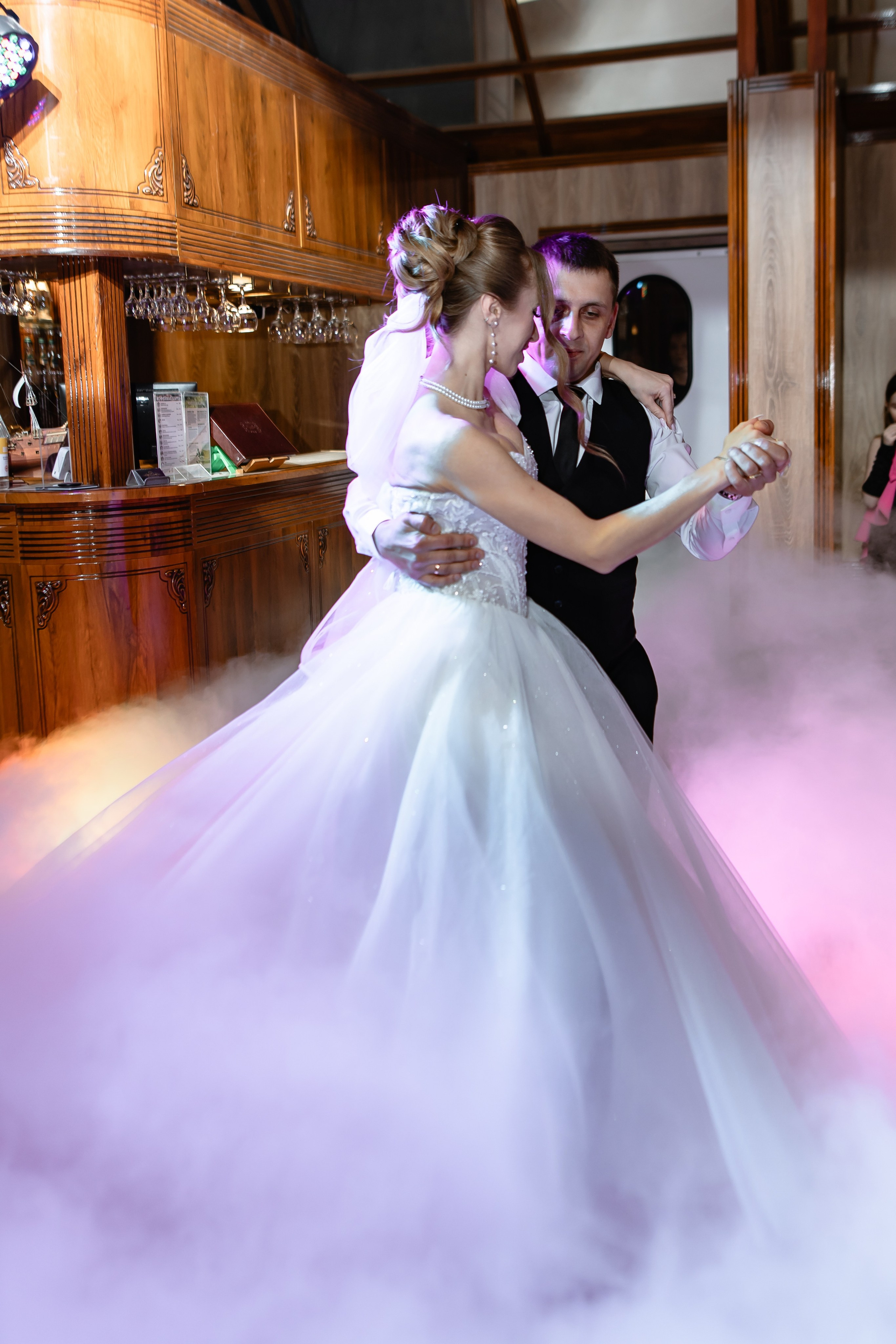 Анонс свадебных фотографий Вики и Александра. Фотограф Михаил Александров