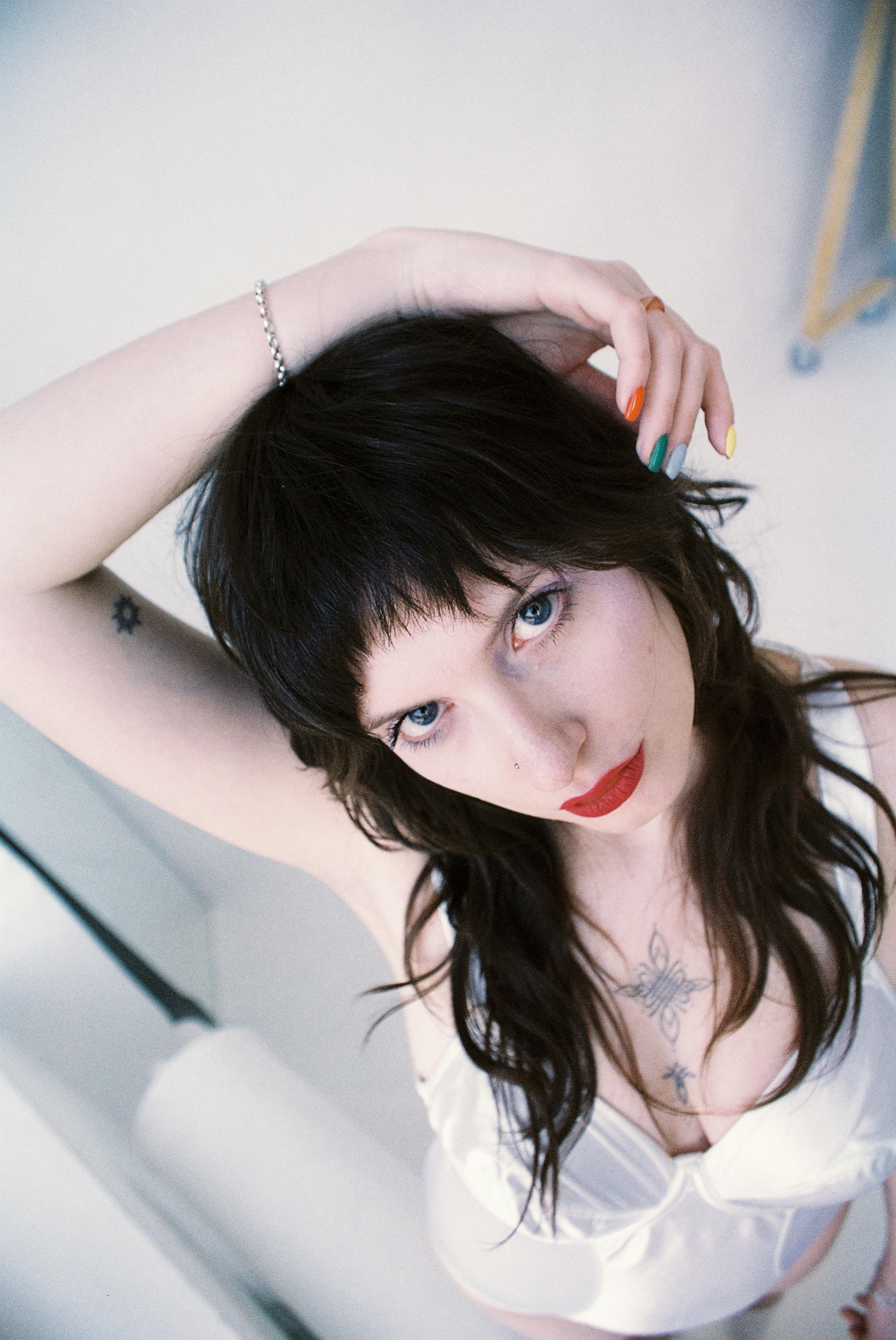 KATYA. Плёночный фотограф в Москве Саша Баранова