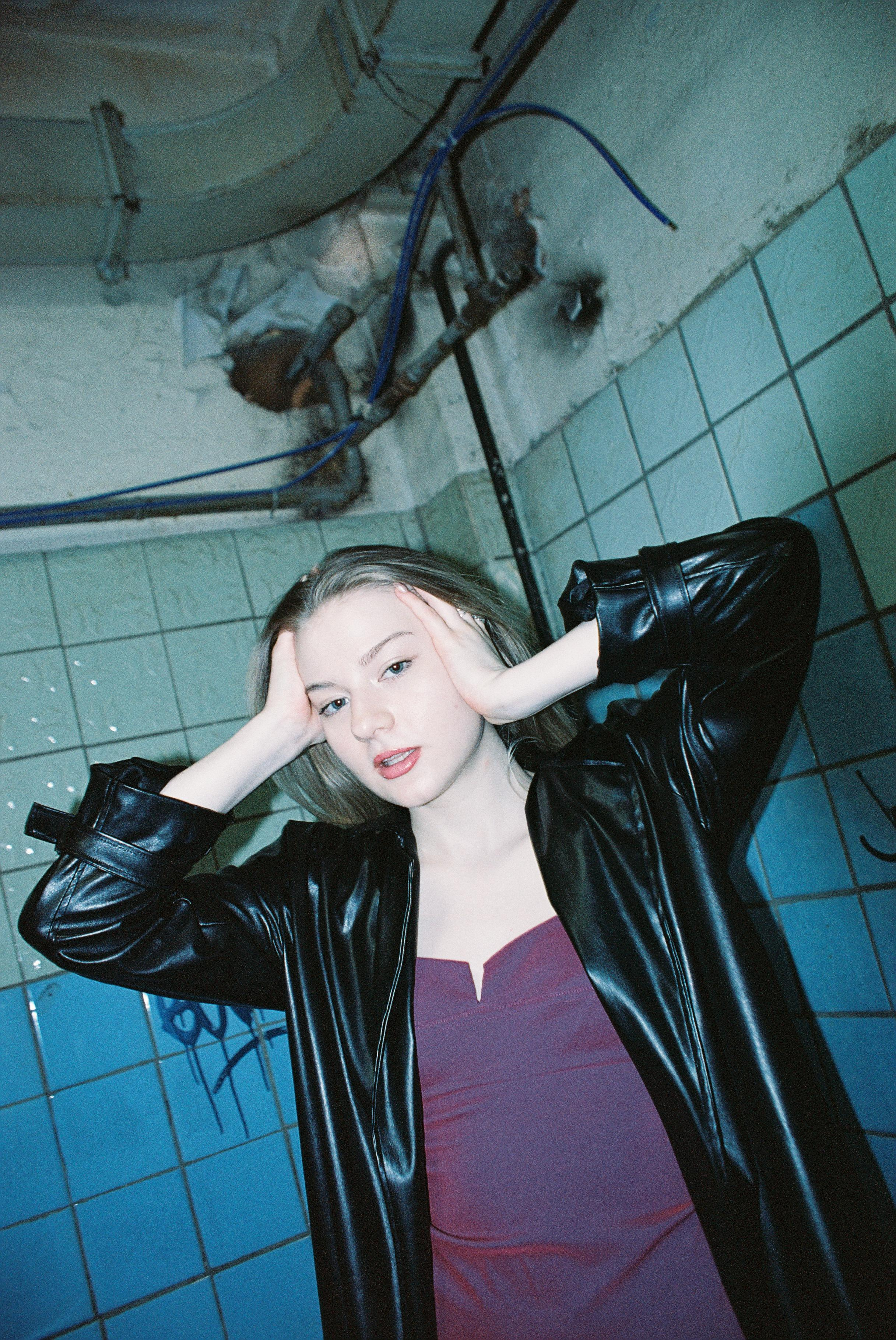 TRAINSPOTTING. Плёночный фотограф в Москве Саша Баранова