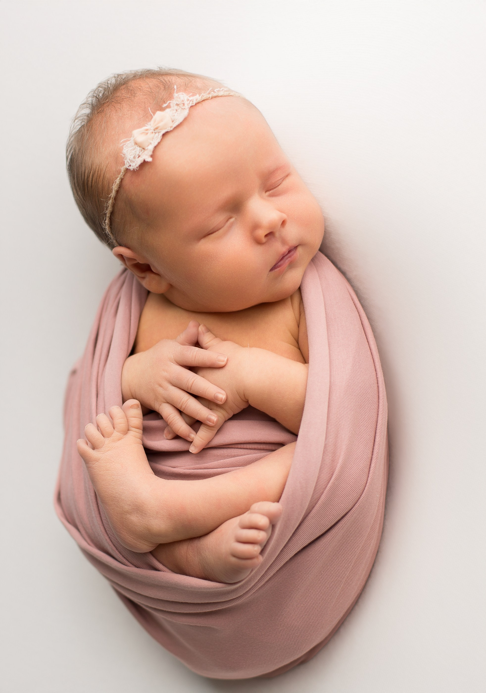 Роза. Ольга Анохина фотограф новорождённых в Зеленодольске