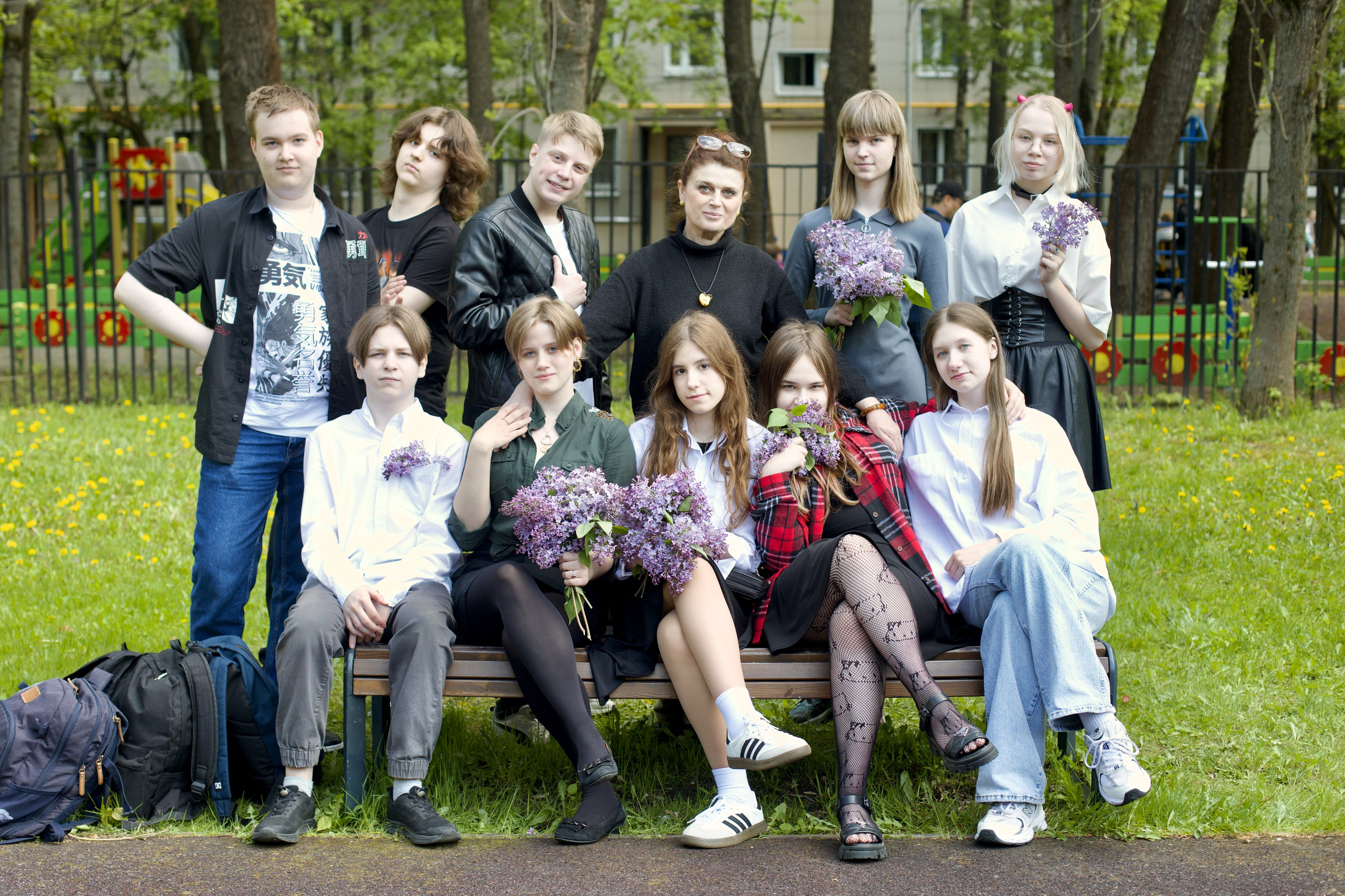 Групповые фото 9 и 11 класс