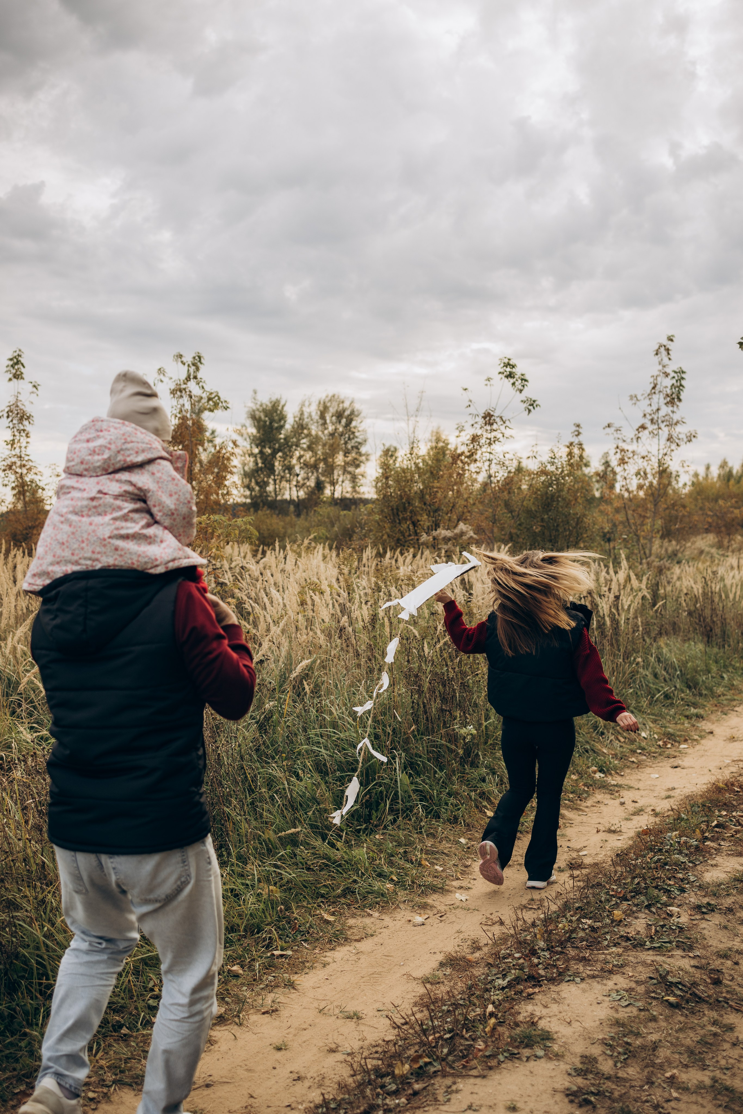 Летучий змей-семейная (4.10.2025 г.) г. Жуков (Калужская обл.). Надежда Стар семейный и церковный фотограф в Жукове и Калужской области