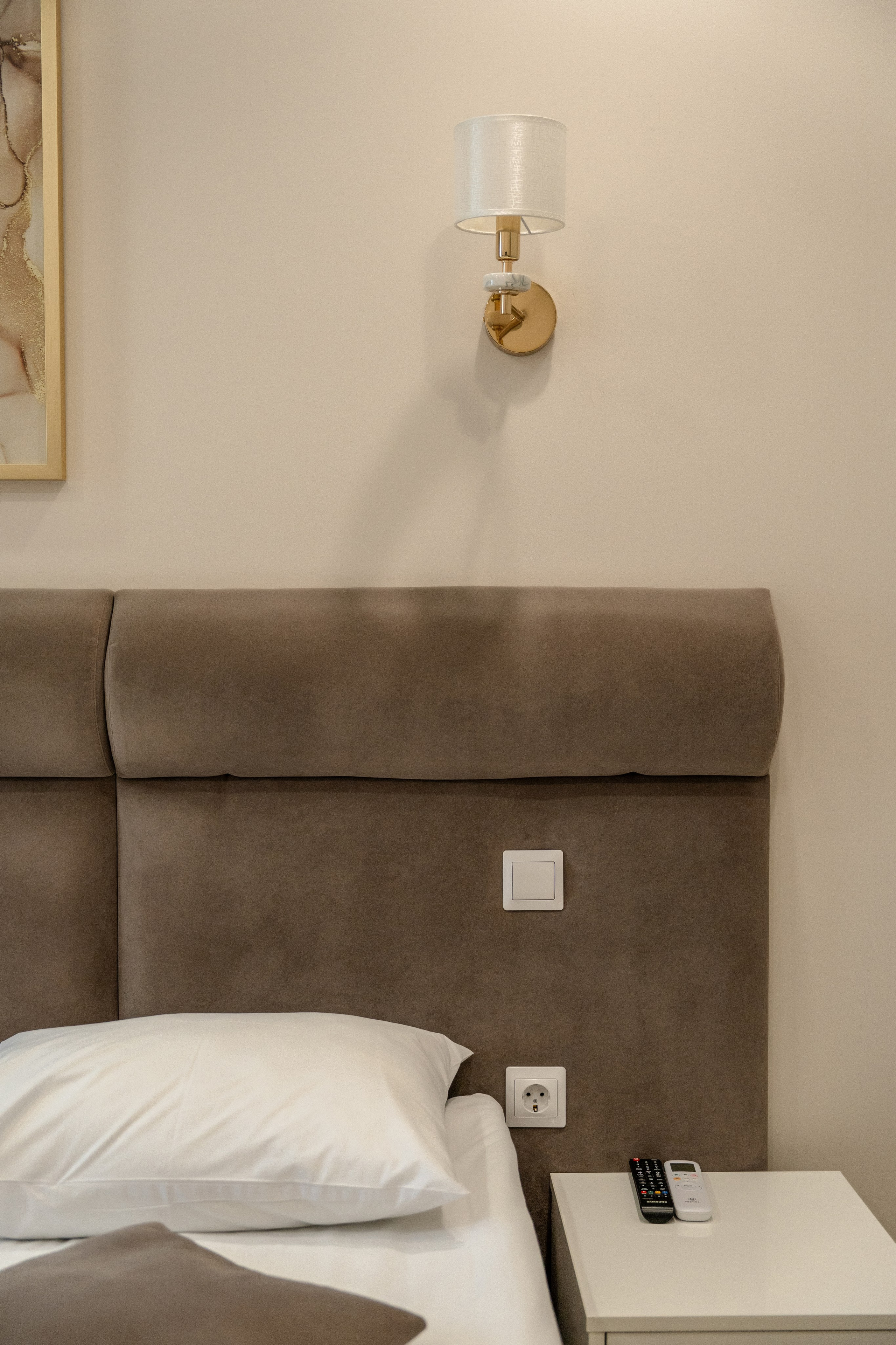 Mirror 4*. Фотограф и видеограф Елена Хмелевская