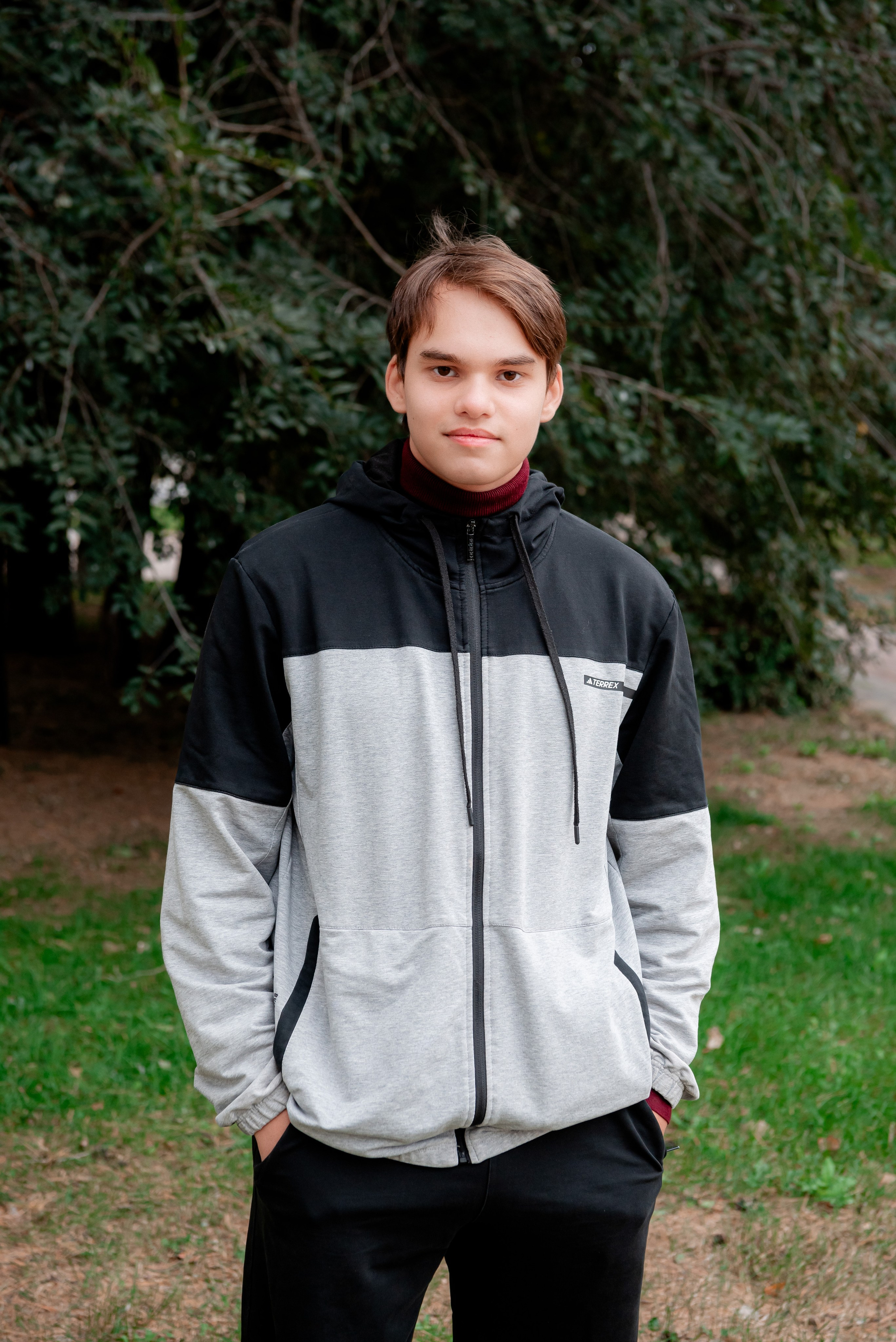 Фотосессия в парке для альбома школьники 9 класс. Фотограф в Волгограде и Волжском Александр Горбань