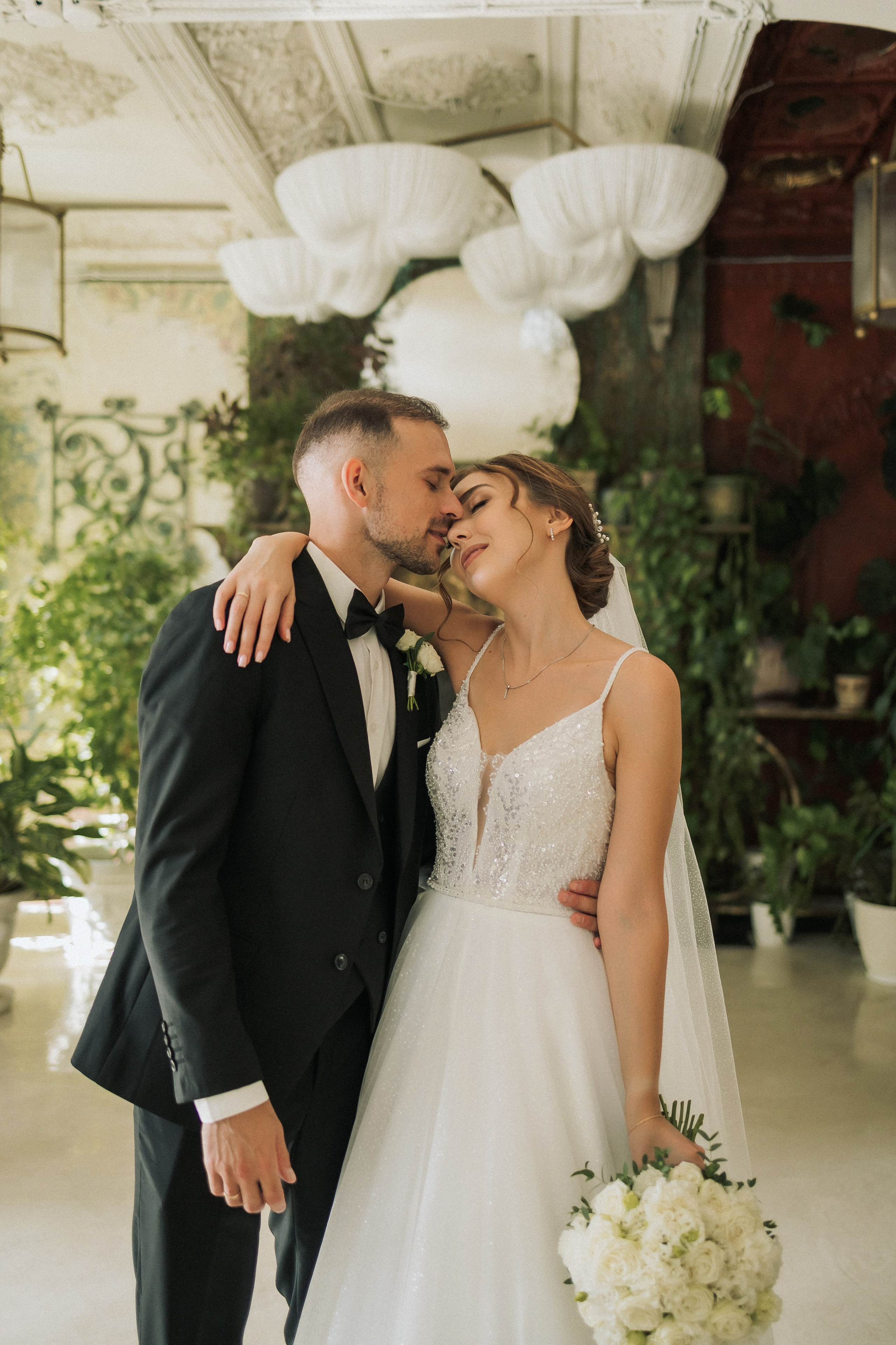 Свадебная прогулка Екатерины и Евгения. Свадебная фотография. Арина Рубах