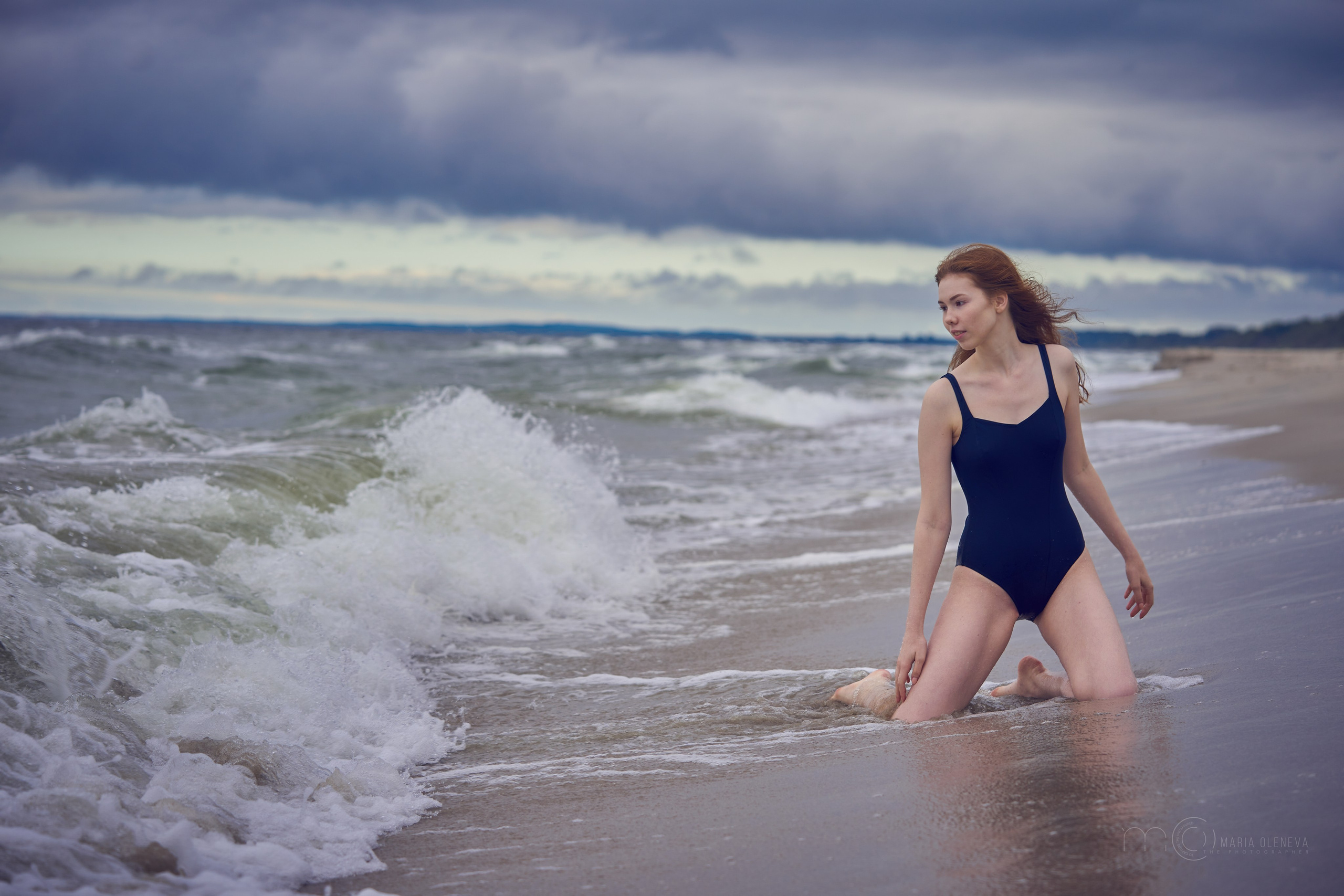 Полина и море. Фотограф Мария Оленева