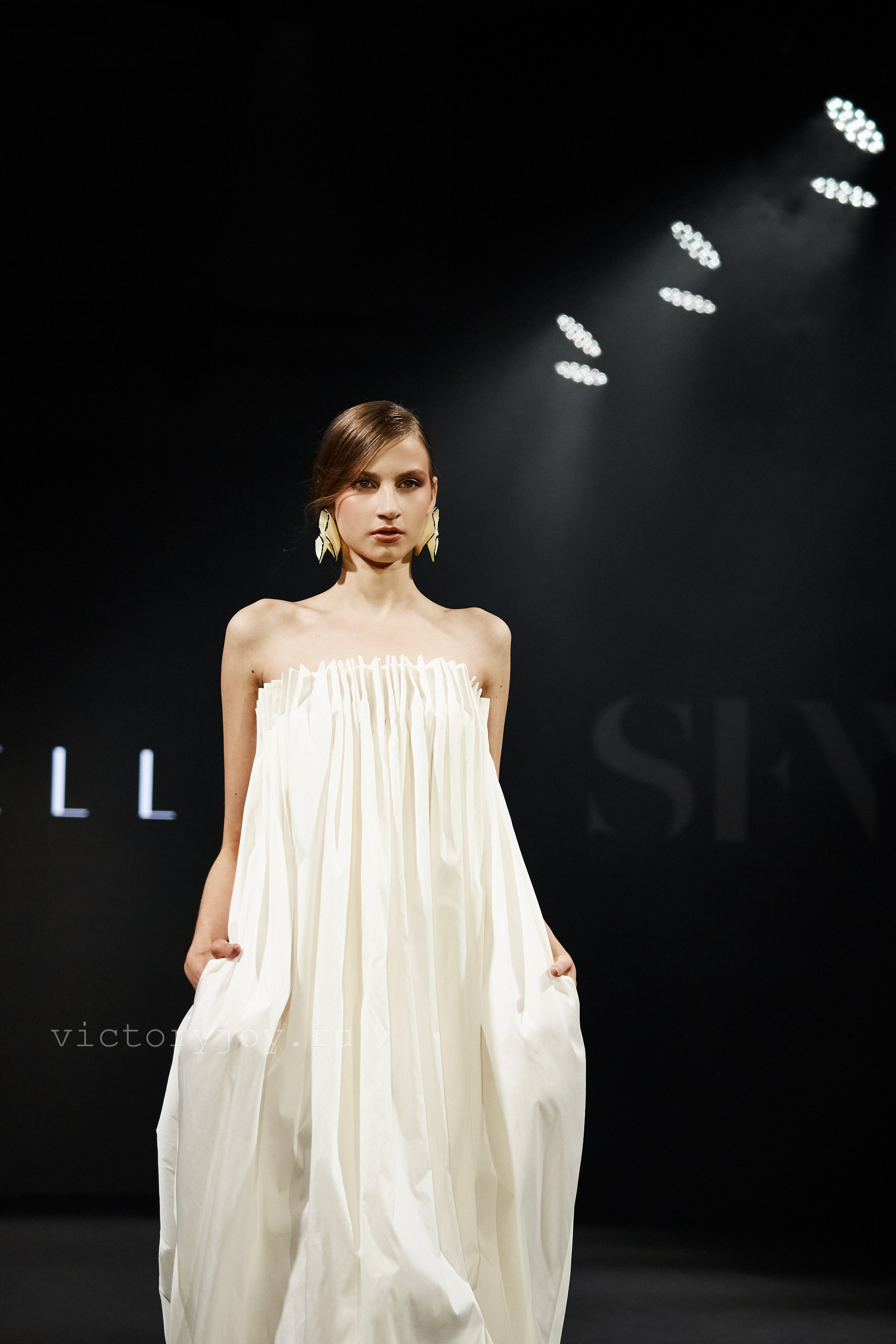 Sochi Fashion Week май 2026. Профессиональный фотограф в Сочи Виктория Джой. Обучение