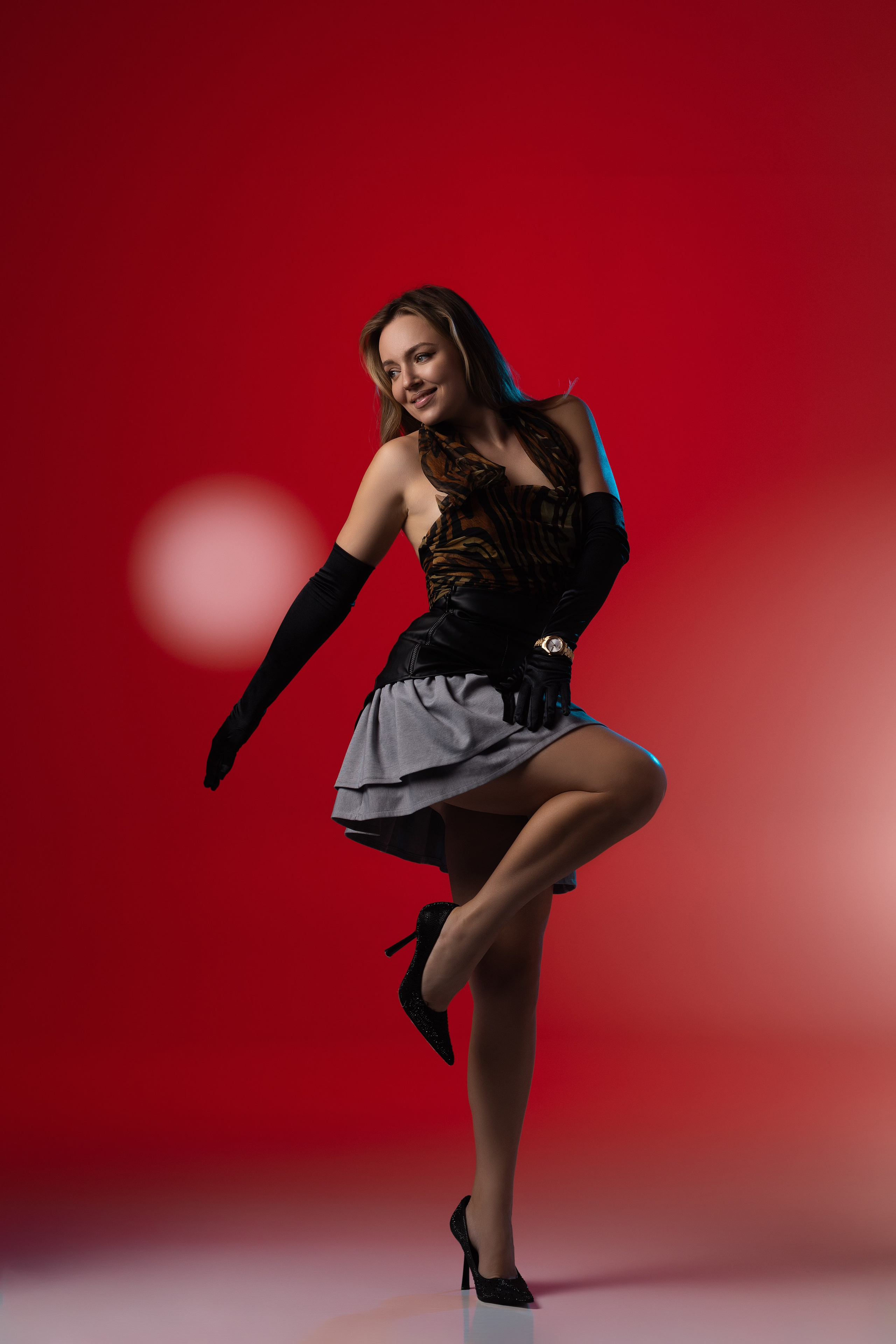 Цветной свет и фигуры. Фотограф Минск