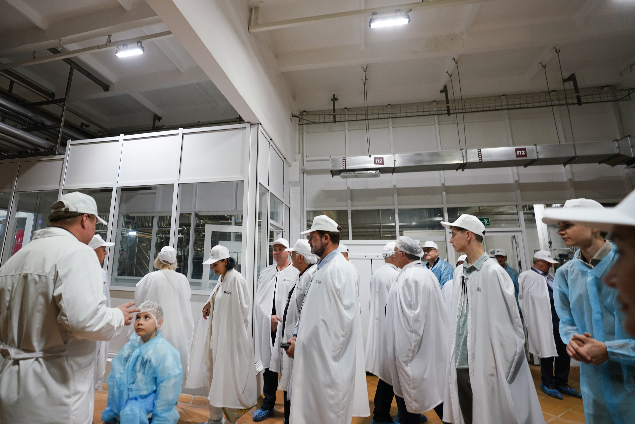 Съемка делегации на заводе Азбука сыра. Фотограф Казань