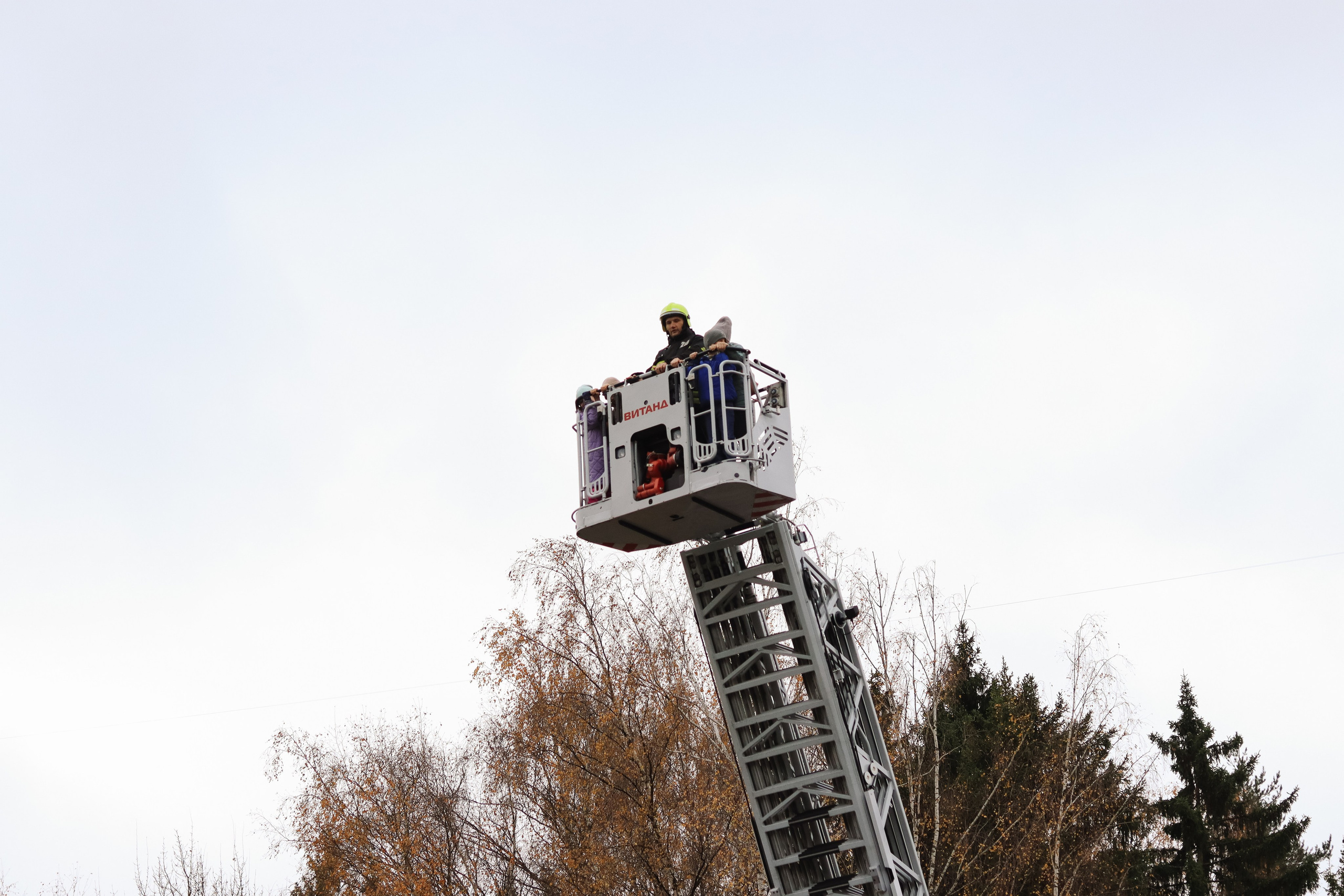 Экскурсия в пожарно-спасательный отряд № 214. Репортажный фотограф в Москве и Зеленограде Karina-vozd