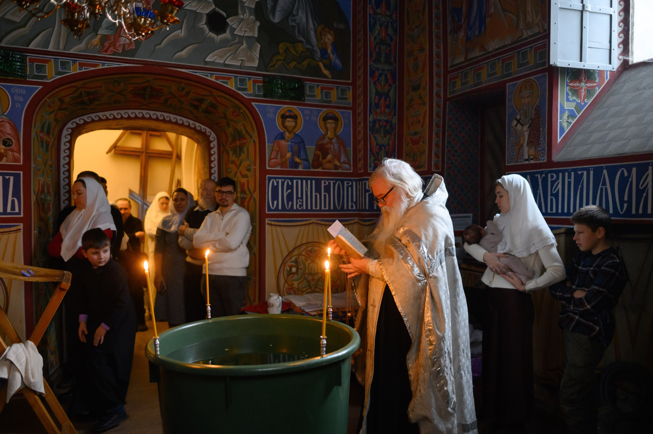 Крещение в Старообрядческом храме (Москва). Семейный и свадебный фотограф в Санкт-Петербурге Серафима Смирнова