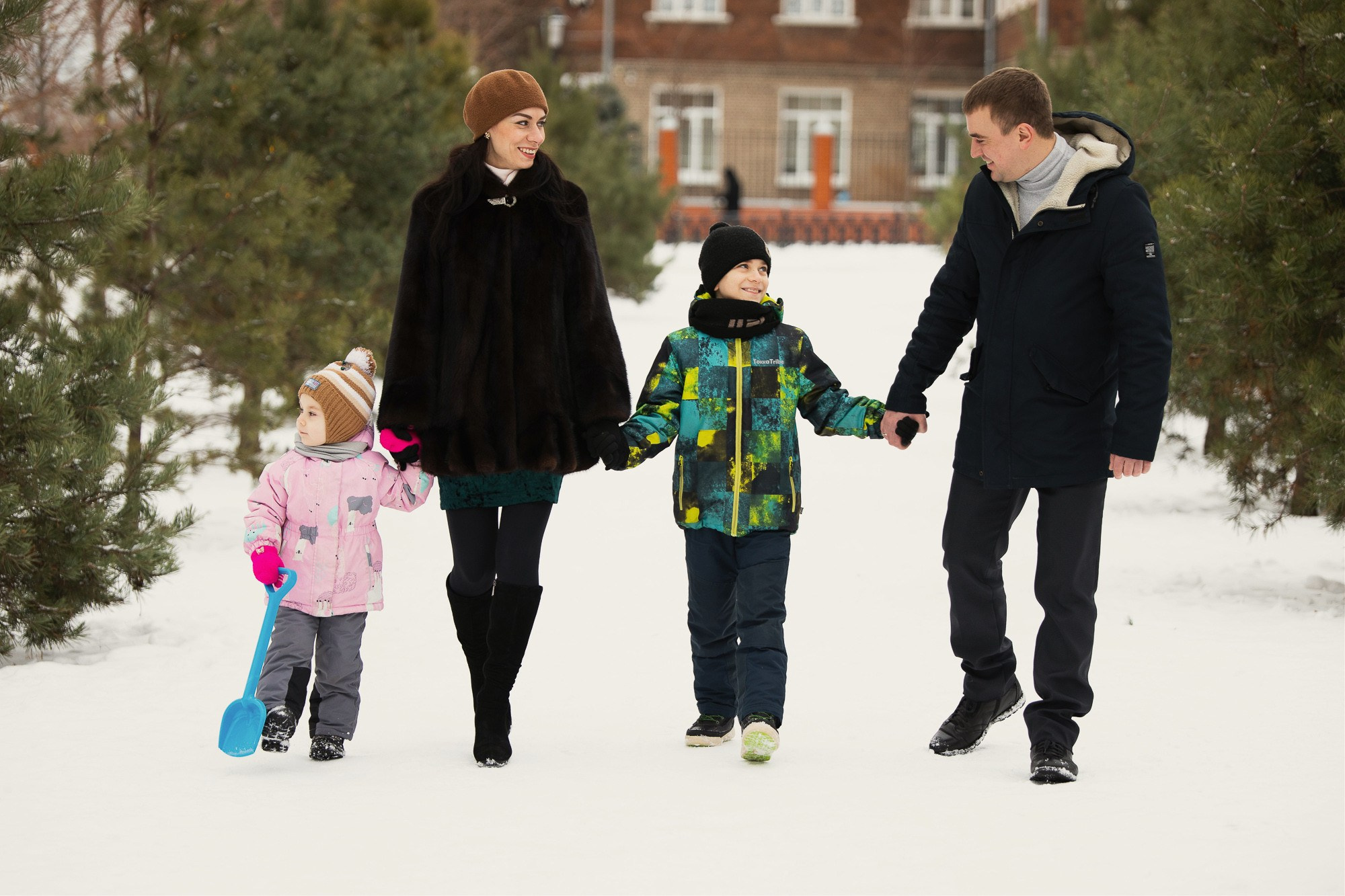 Семейные. Фотоателье и полиграфия | Красивые фотосессии, сувениры с фото | Ремонт смартфонов, ноутбуков и техники в Коломне Zinovyev Team