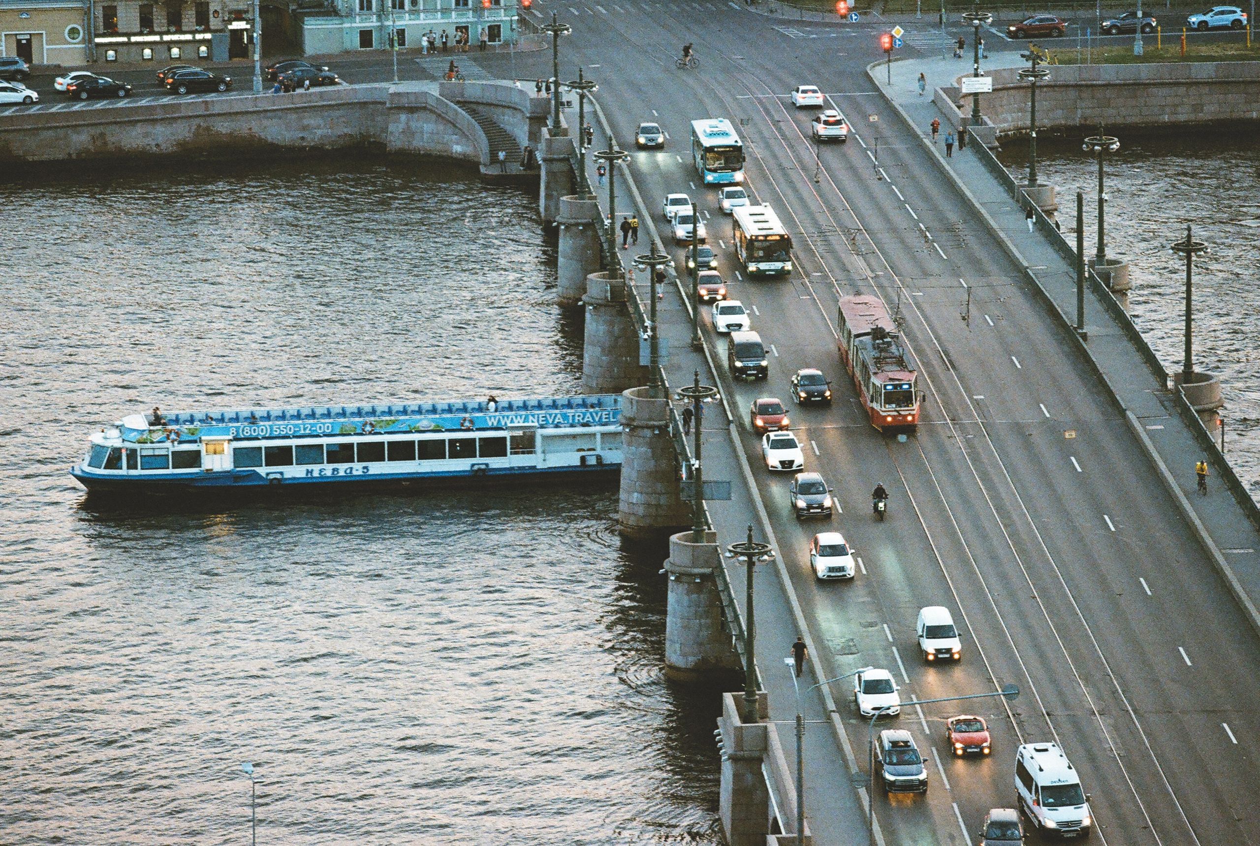Фотографии цветные. Свадебный и семейный пленочный фотограф в Петербурге Истомина Ирина