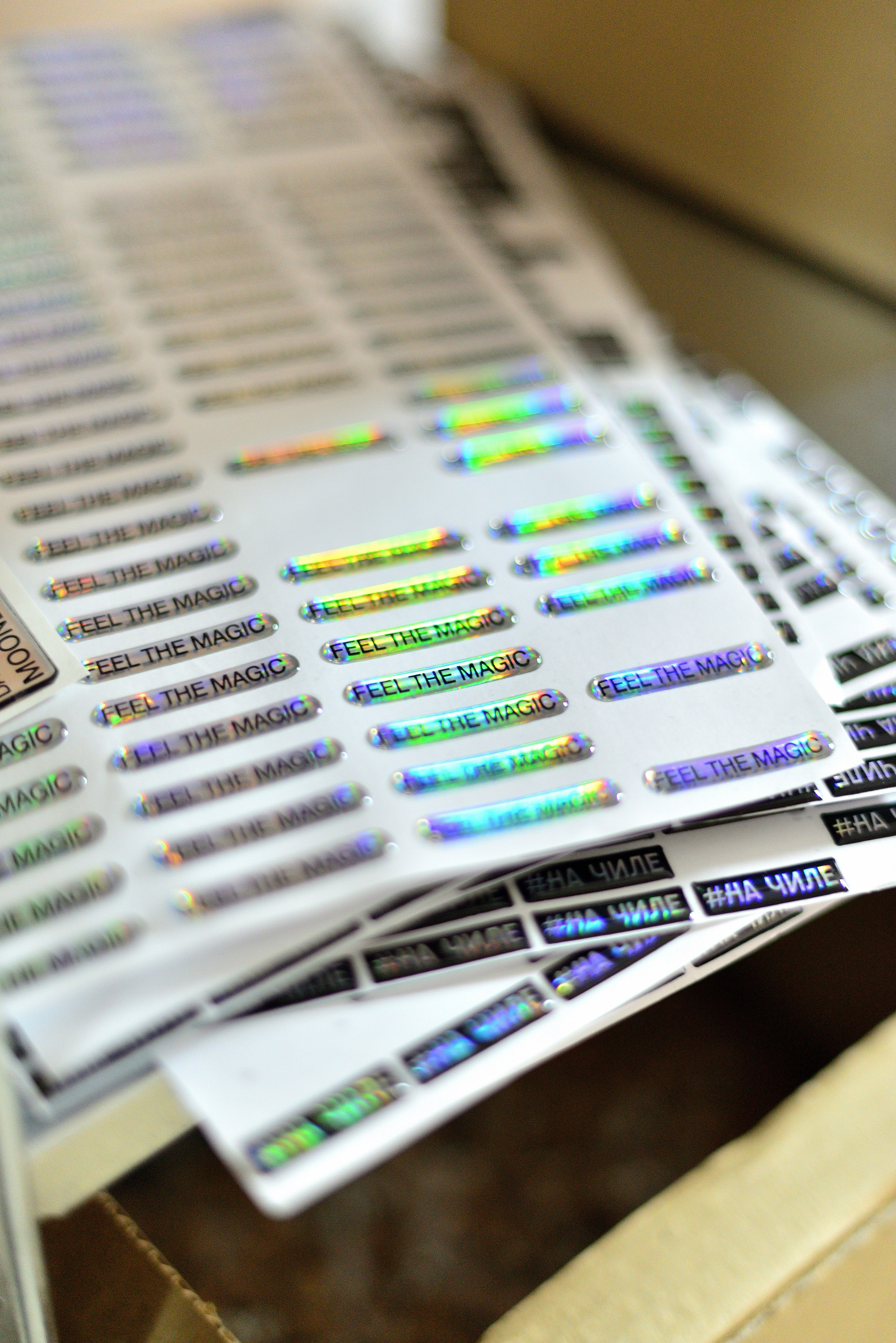 Производство 3D стикеров. Фотограф Сергей Сергеев