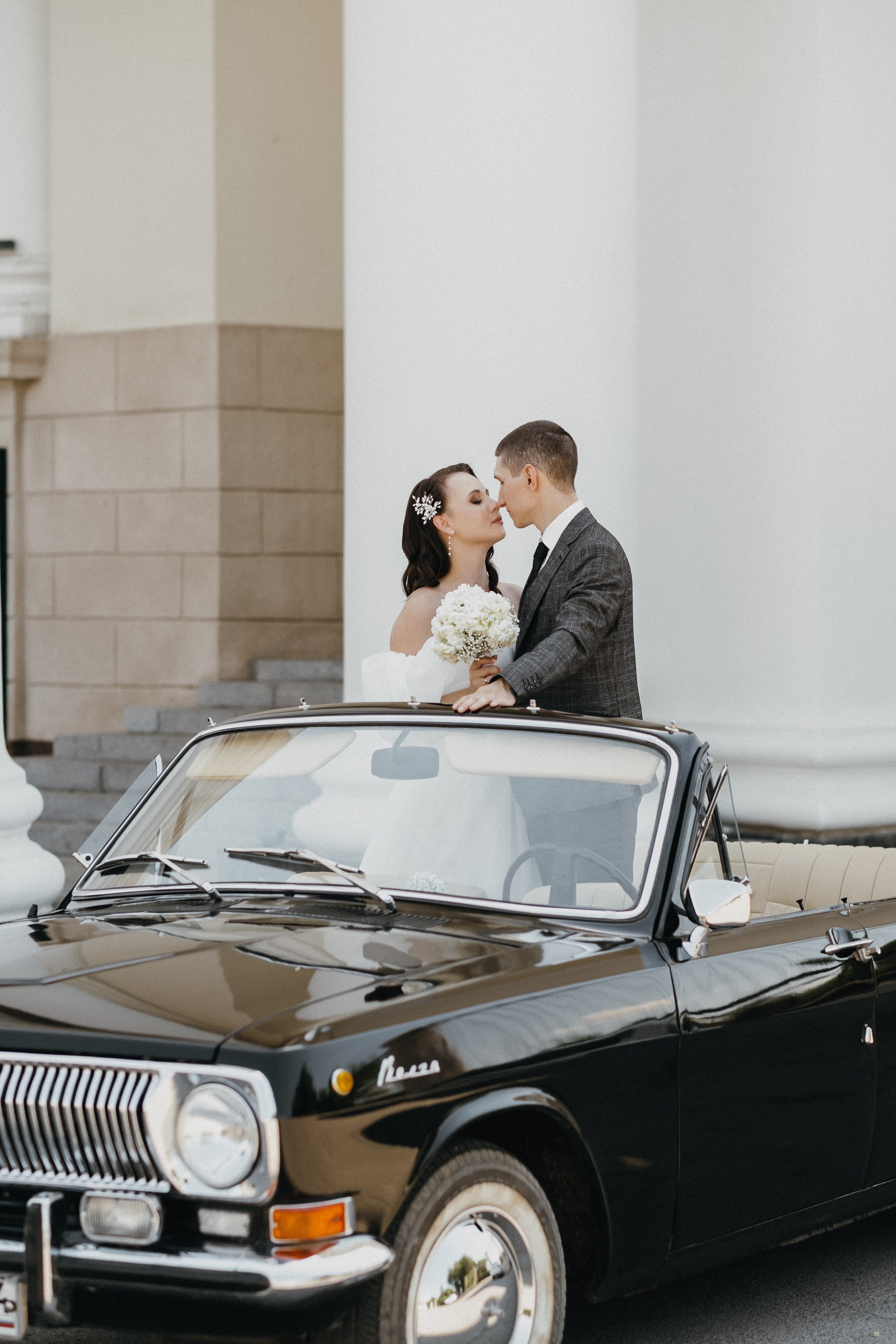 Свадебная съемка с машиной Волгоград. Свадебный и семейный фотограф в Волгограде Кристина Иванова
