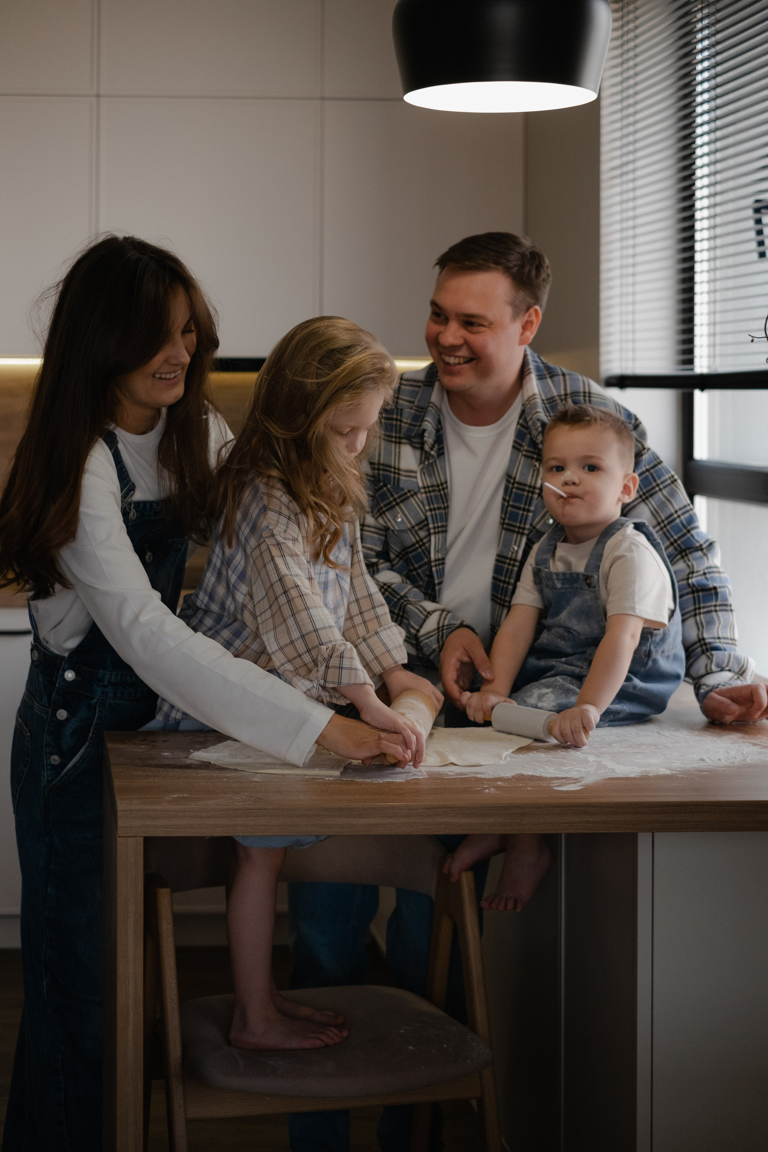 Элла, Кирилл, Алиса и Даниил | домашняя съемка. Фотограф в Новосибирске Диана Ильиных