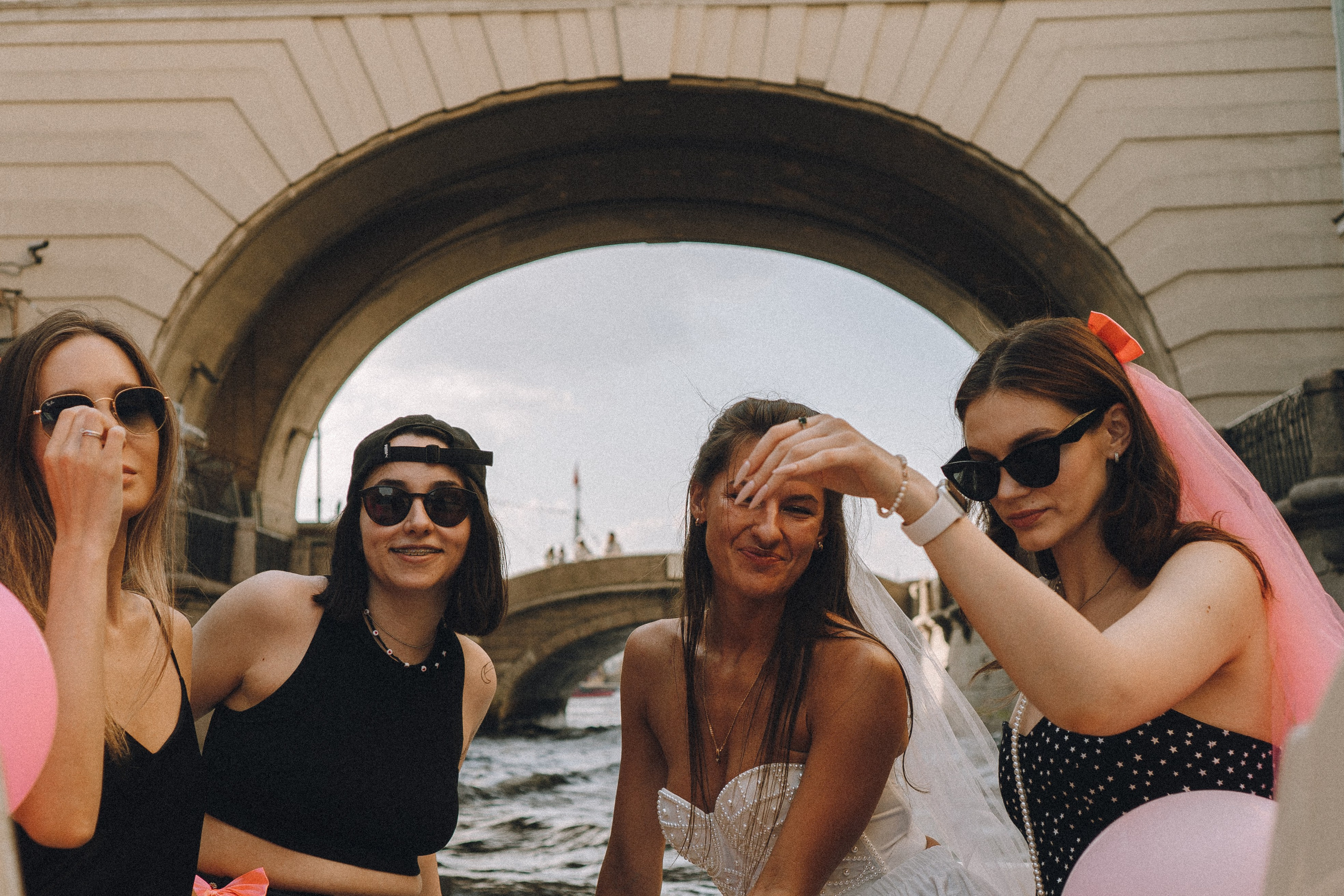 ДЕВИЧНИК НА КАТЕРЕ. Профессиональный фотограф, Санкт-Петербург — Виктория Богомолова