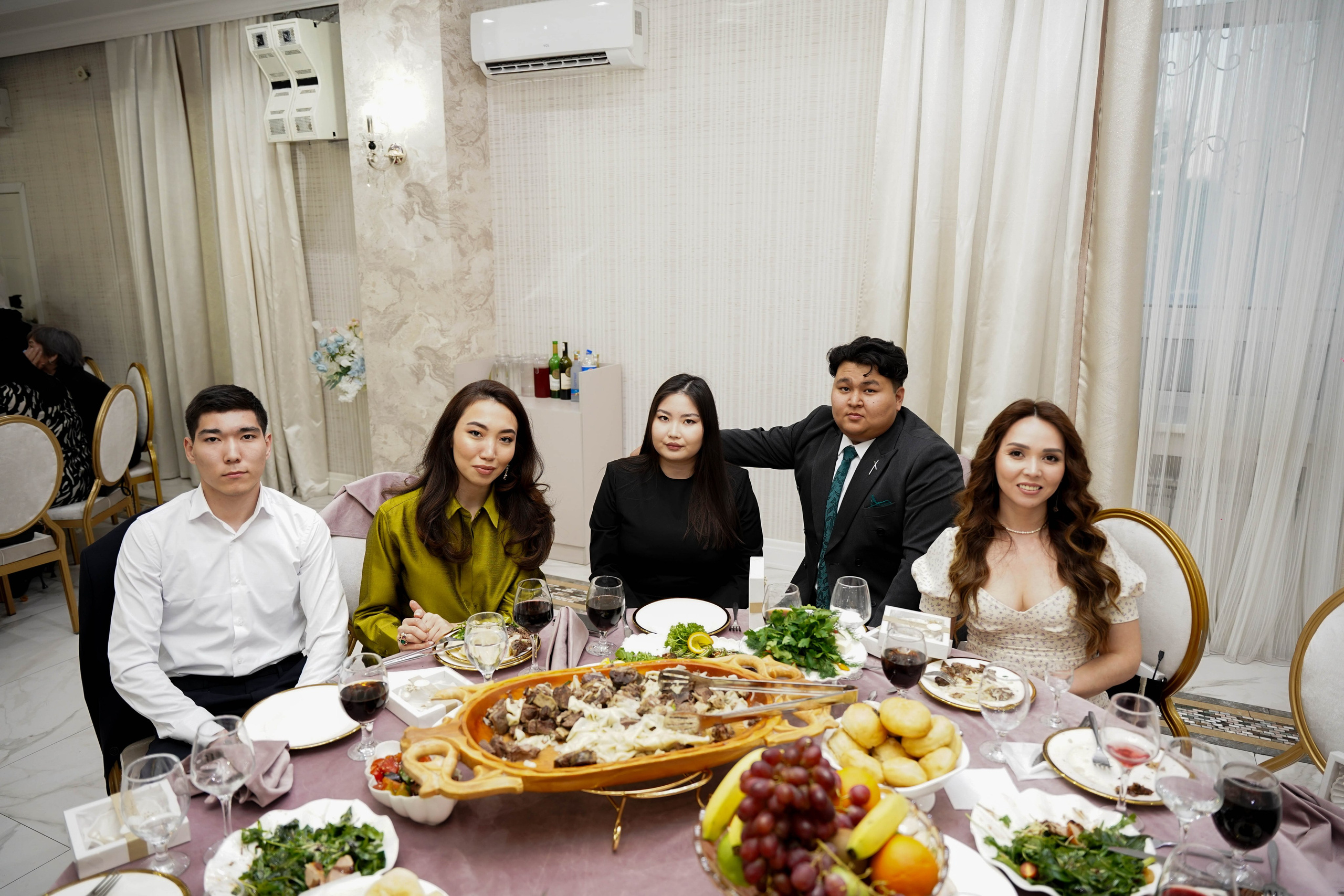 Dana uzatu. Фотограф Ернар Ержанов