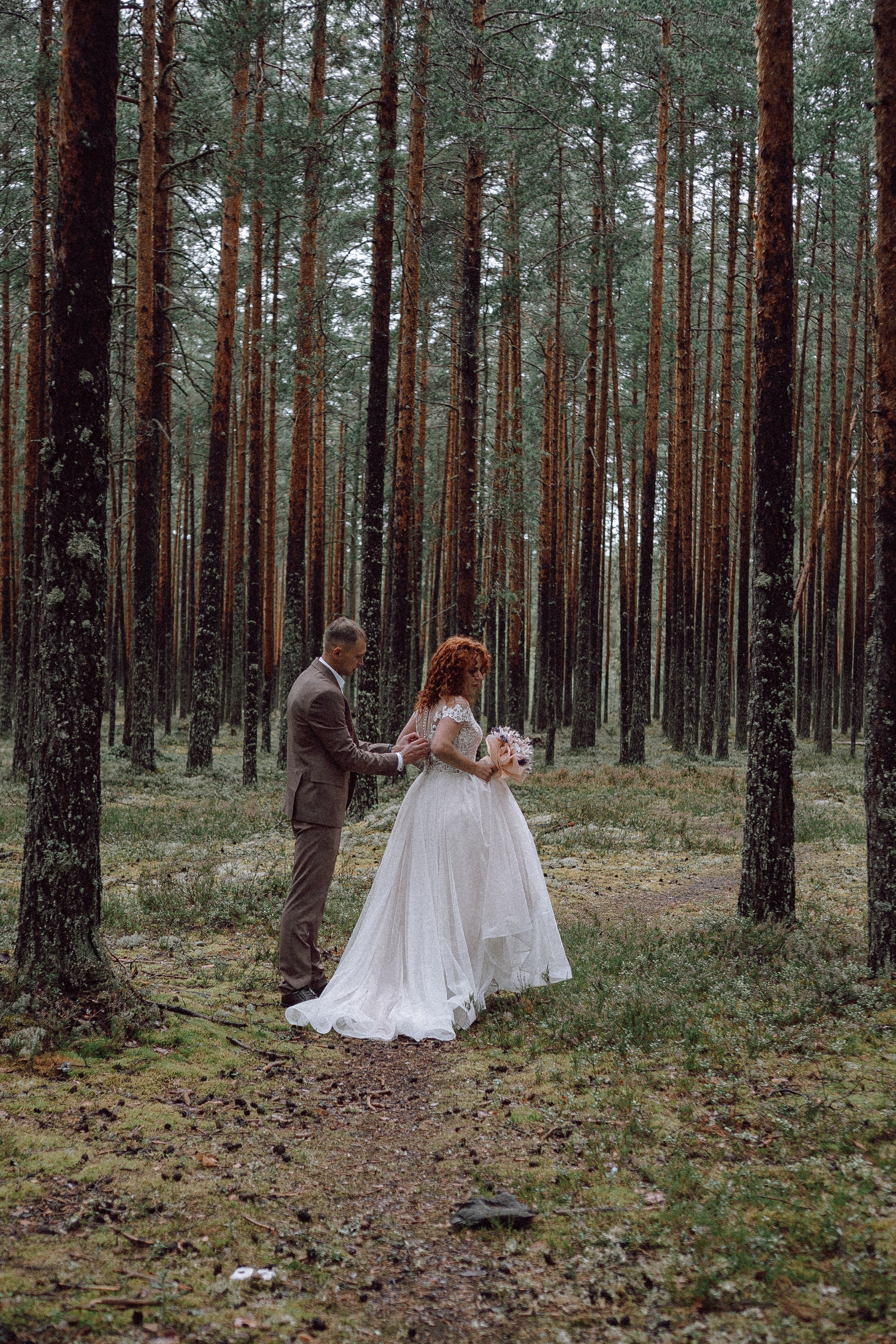 СВАДЕБНАЯ ФОТОСЕССИИЯ ПАРЫ В ГОРОДЕ ПРИОЗЕРСК В СОСНОВОМ ЛЕСУ И С ПИКАПОМ. Профессиональный фотограф, Санкт-Петербург — Виктория Богомолова