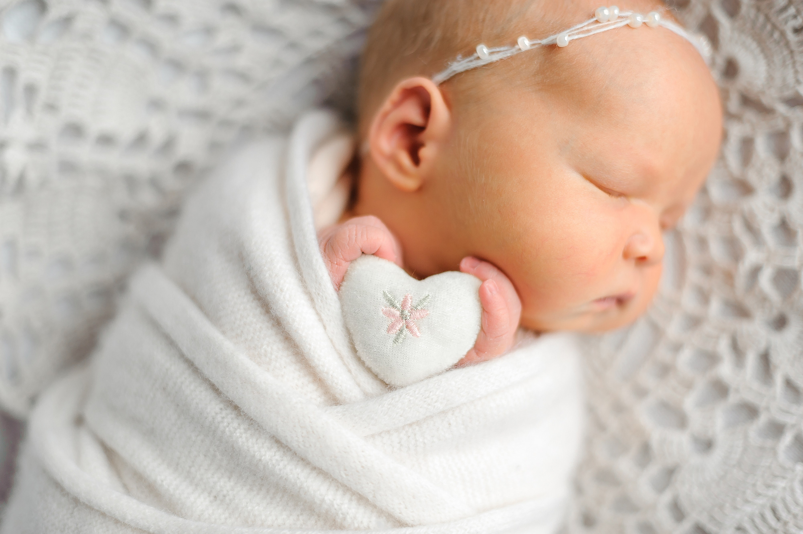 Анюта, 6 дней. Фотограф новорождённых в Йошкар-Оле Ильмира Сидоркина